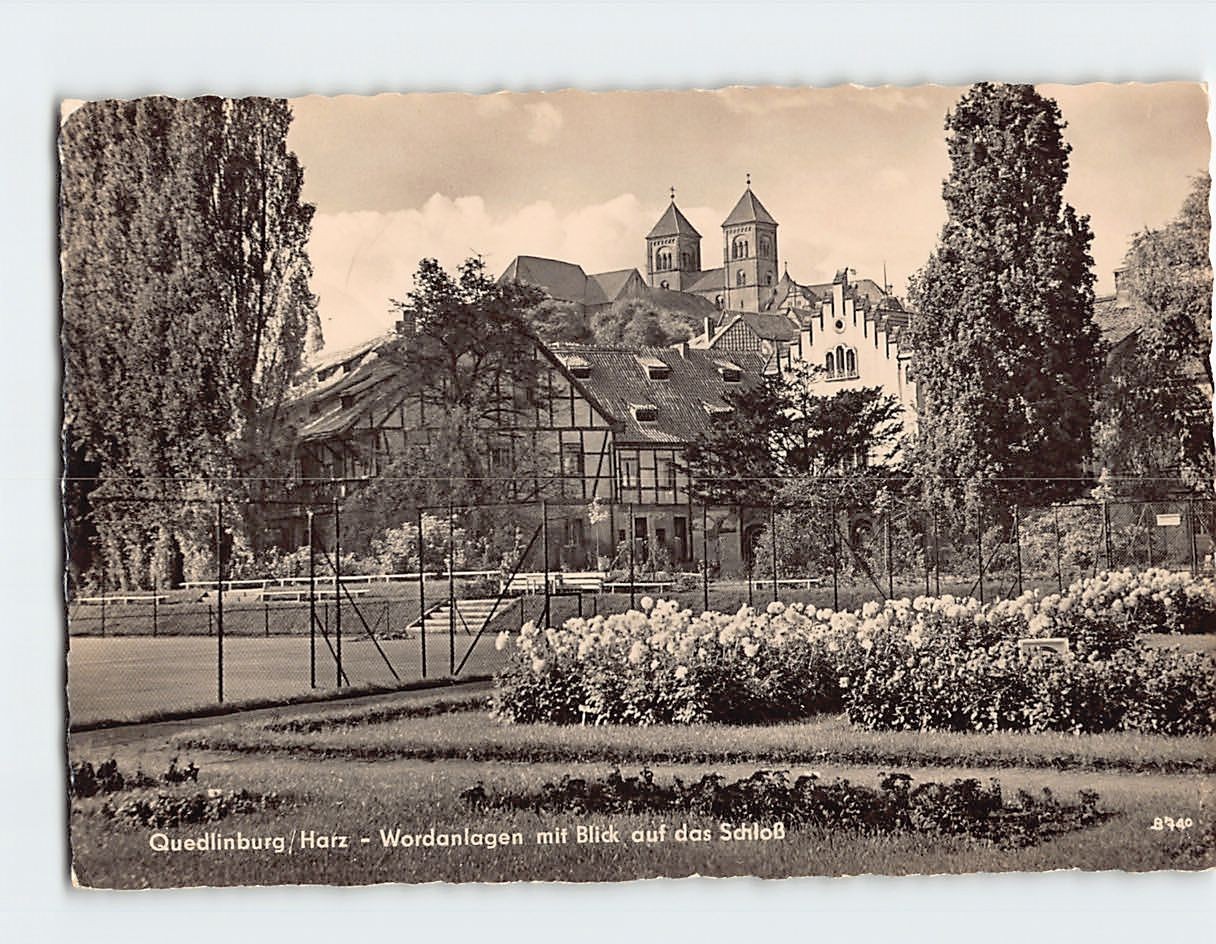 Postcard Wordanlagen in Quedlinburg Harz with a view of the castle Germany