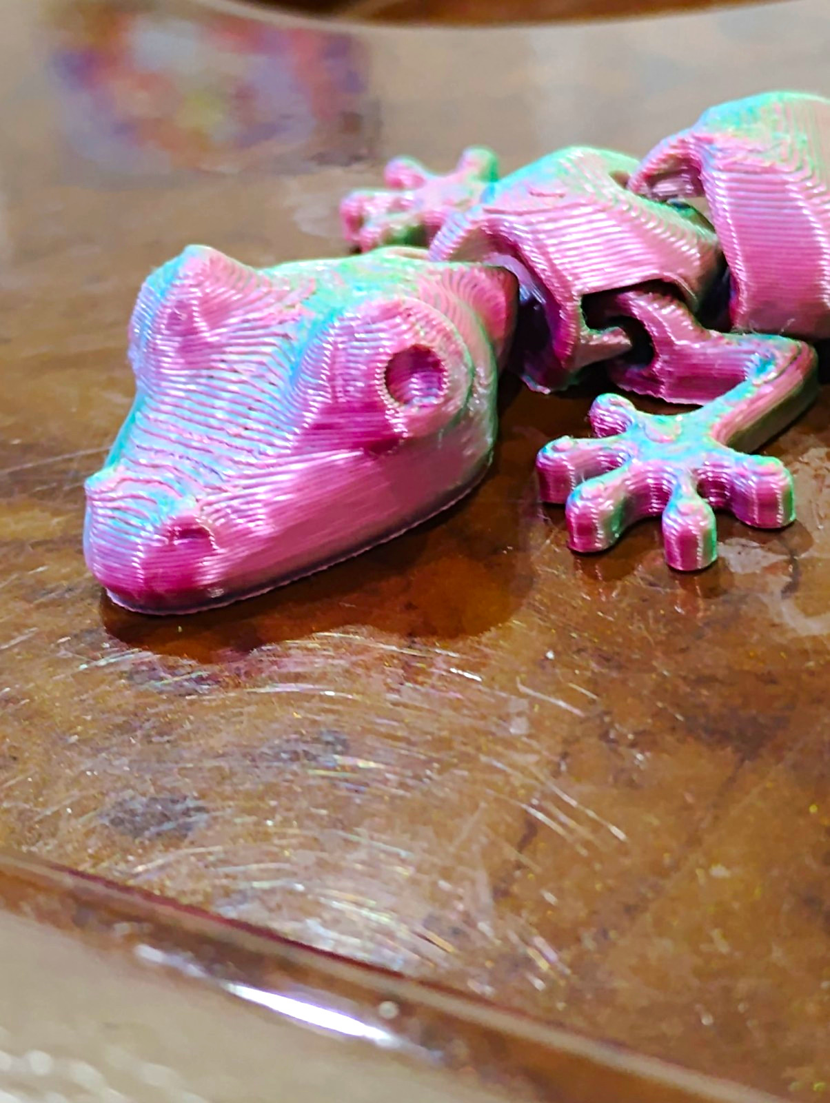 3D Printed Handmade Plastic Articulating Lizard Pink Blue Pearlescent Color