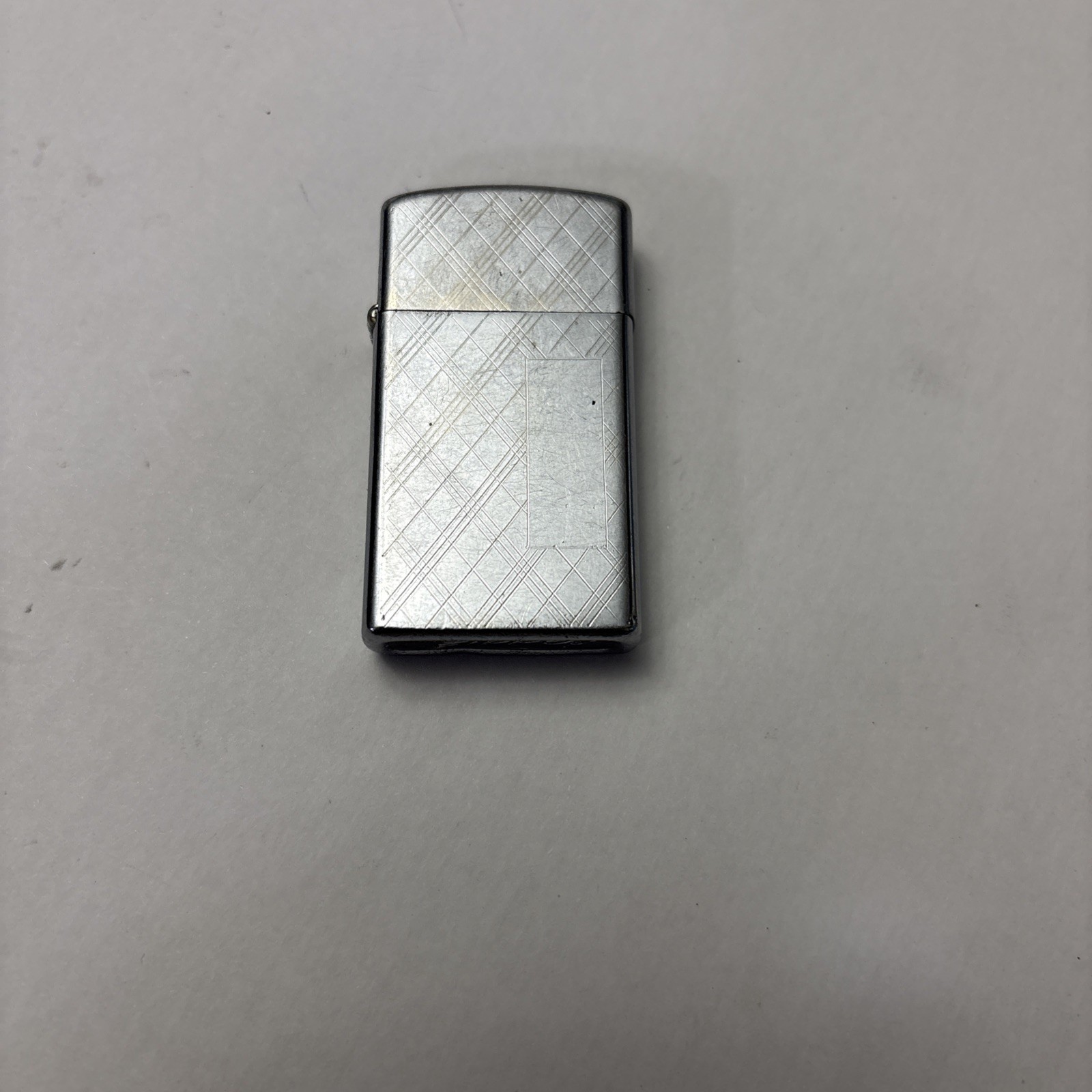 Vintage 1972 Slim Flat Bottom Engravable Plaid Pattern Zippo Lighter( Need Flint