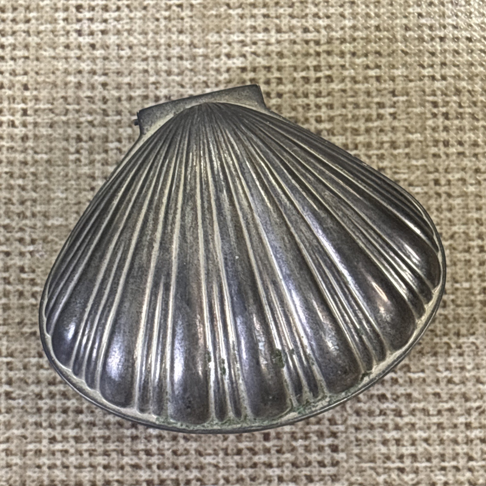 Vintage 1991-94 Godinger Silver Art Co. Silver-Plated Shell Trinket Box.