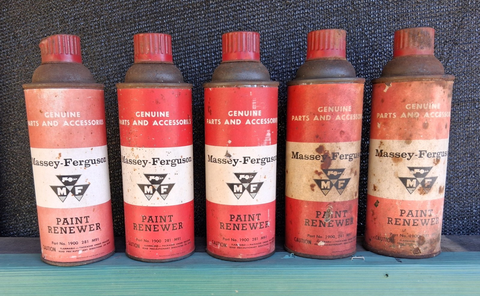 ​Vintage NOS Massey Ferguson Paint Renewer Aerosol Cans OEM 1900 281 M91 Set of