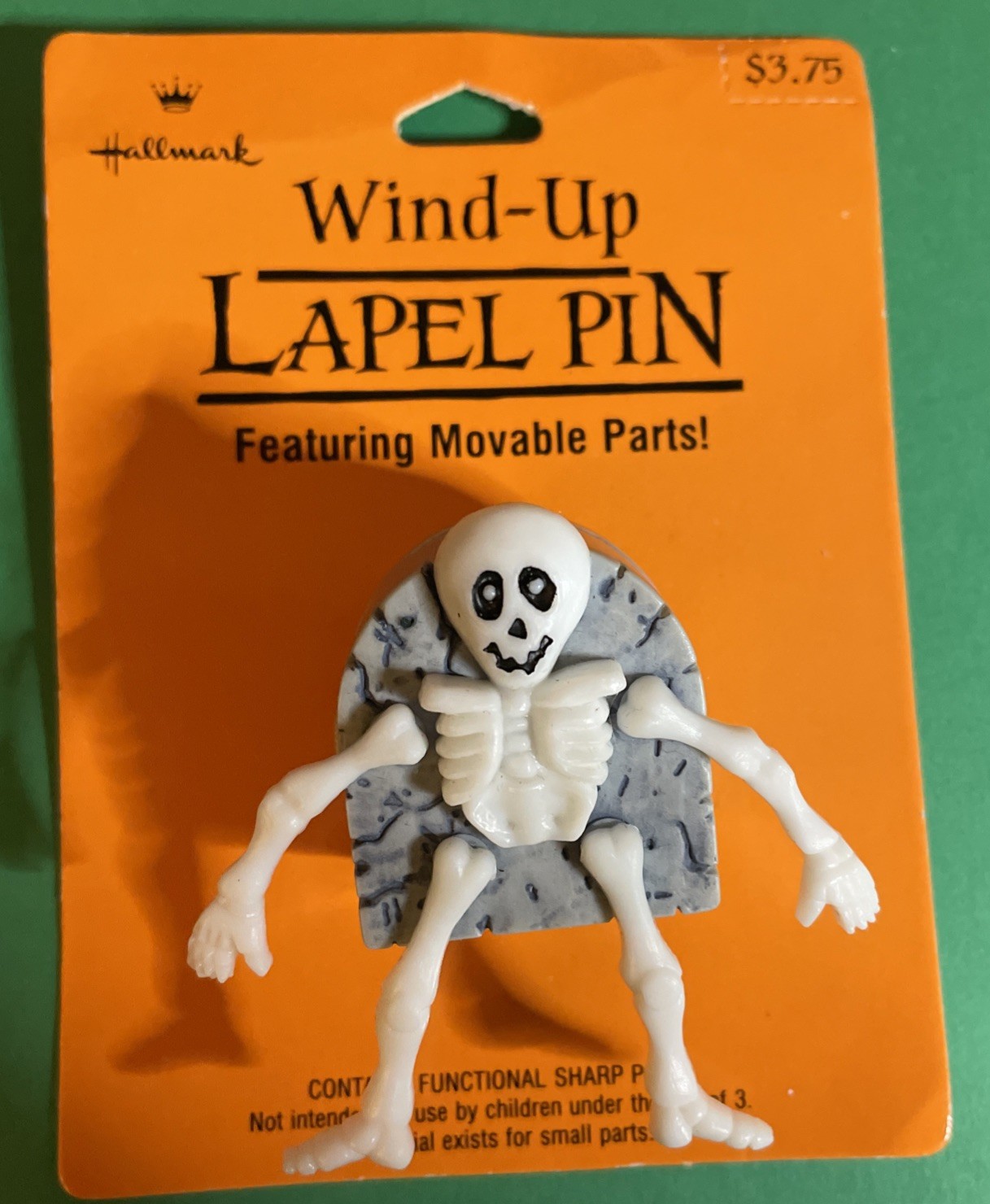 VINTAGE HALLMARK HALLOWEEN BOO BAZAAR SKELETON MOVABLE PARTS WIND-UP PIN-LOT 114