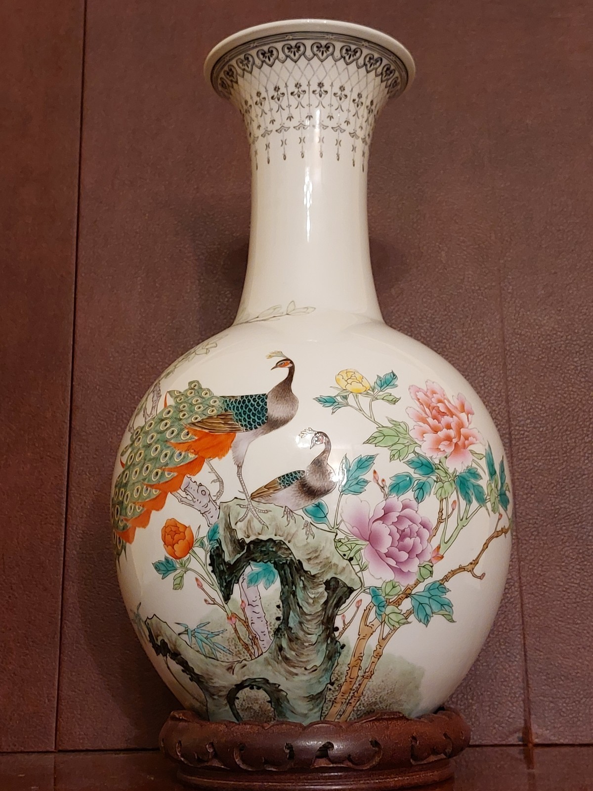 Vintage Chinese Jingdezhen Famille Rose Peacock Vase 17.5” Excellent Condition.