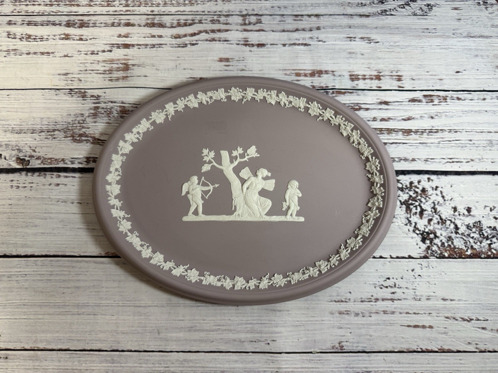 Wedgewood Jasperware Lilac Purple Cupid and Psyche Oval Tray 10\