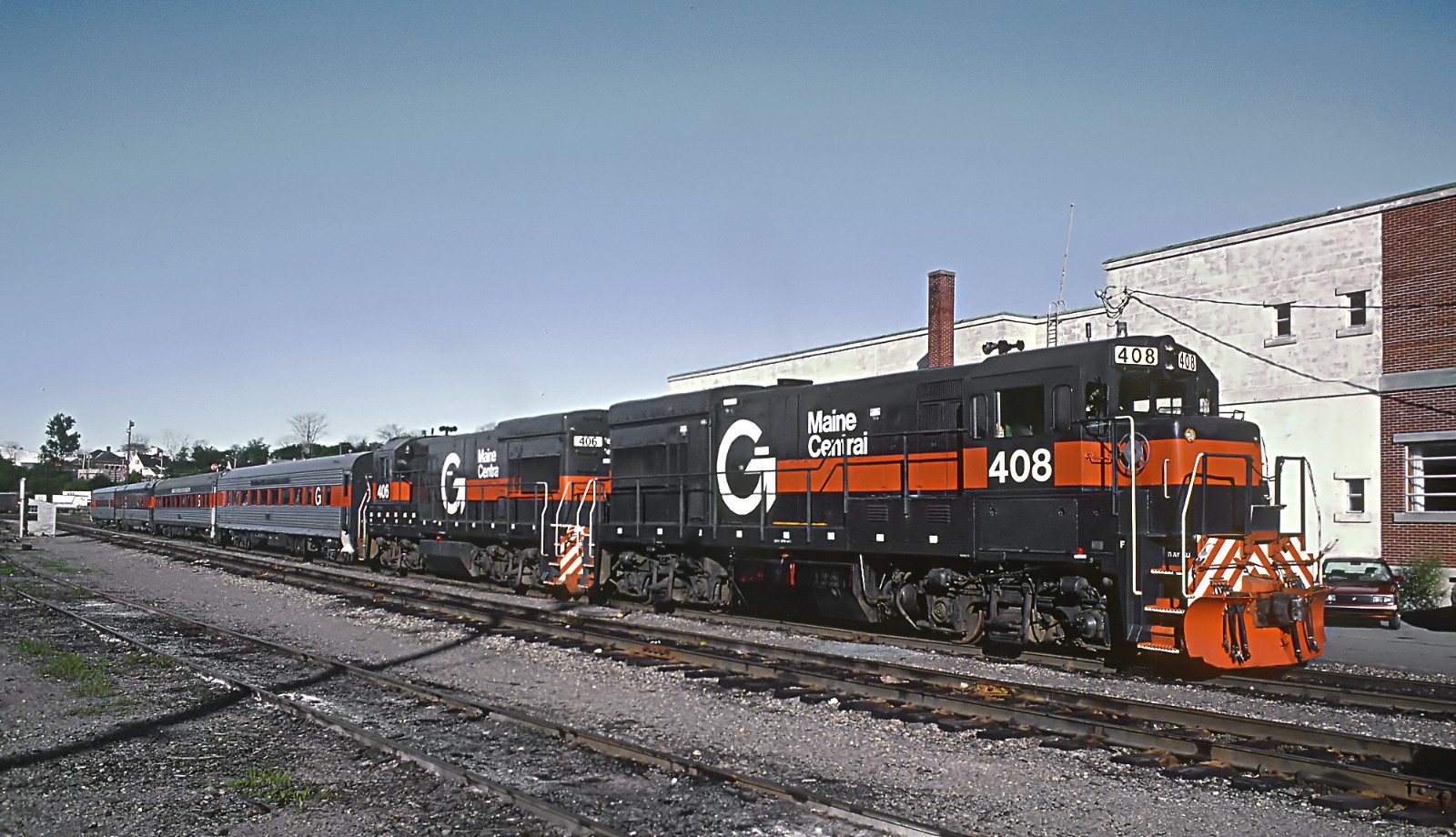 Maine Central MEC 408 and 406, GE U18Bs, at Bangor, ME July 1985 8.5 x 11 Photo