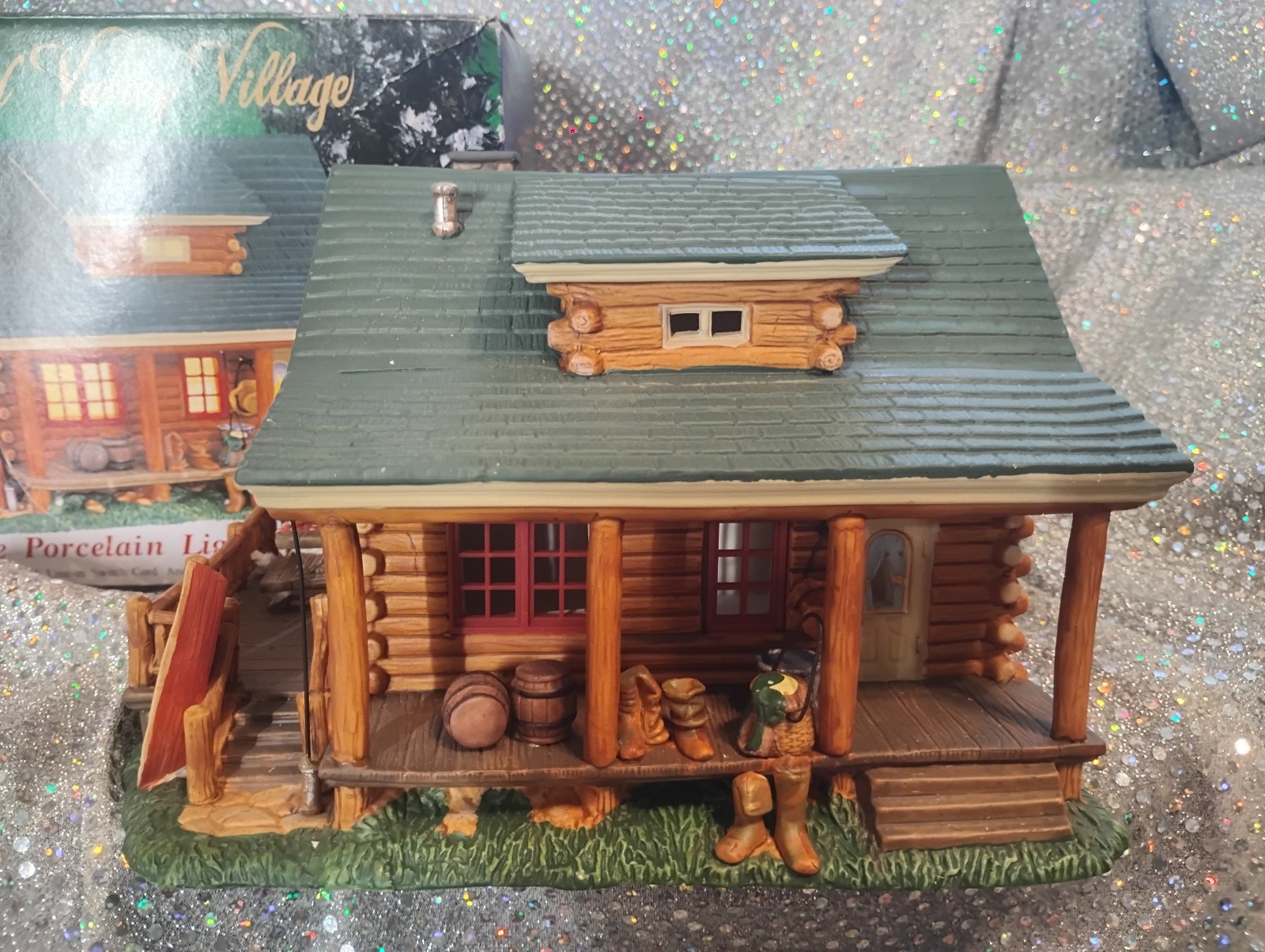 Heartland Valley Village Log Fishing Cabin Lighted Porcelain Village House 2007