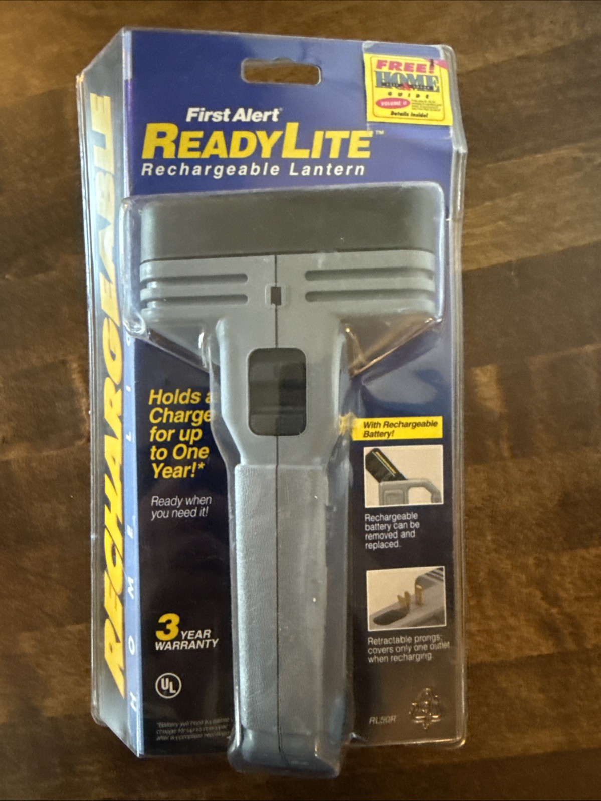 First Alert Ready-Lite Rechargeable  Light Brand New & Factory Sealed Old Stock