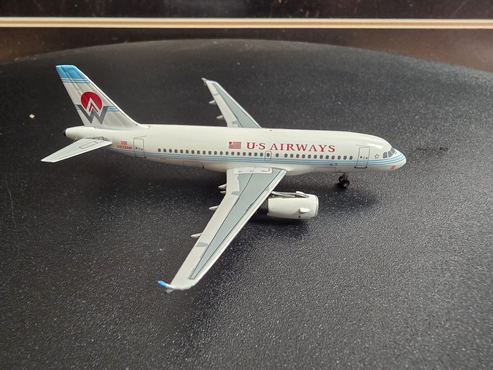 1/400 US AIRWAYS AIRBUS A319 AMERICA WEST HERITAGE COLORS N828AW AEROCLASSICS
