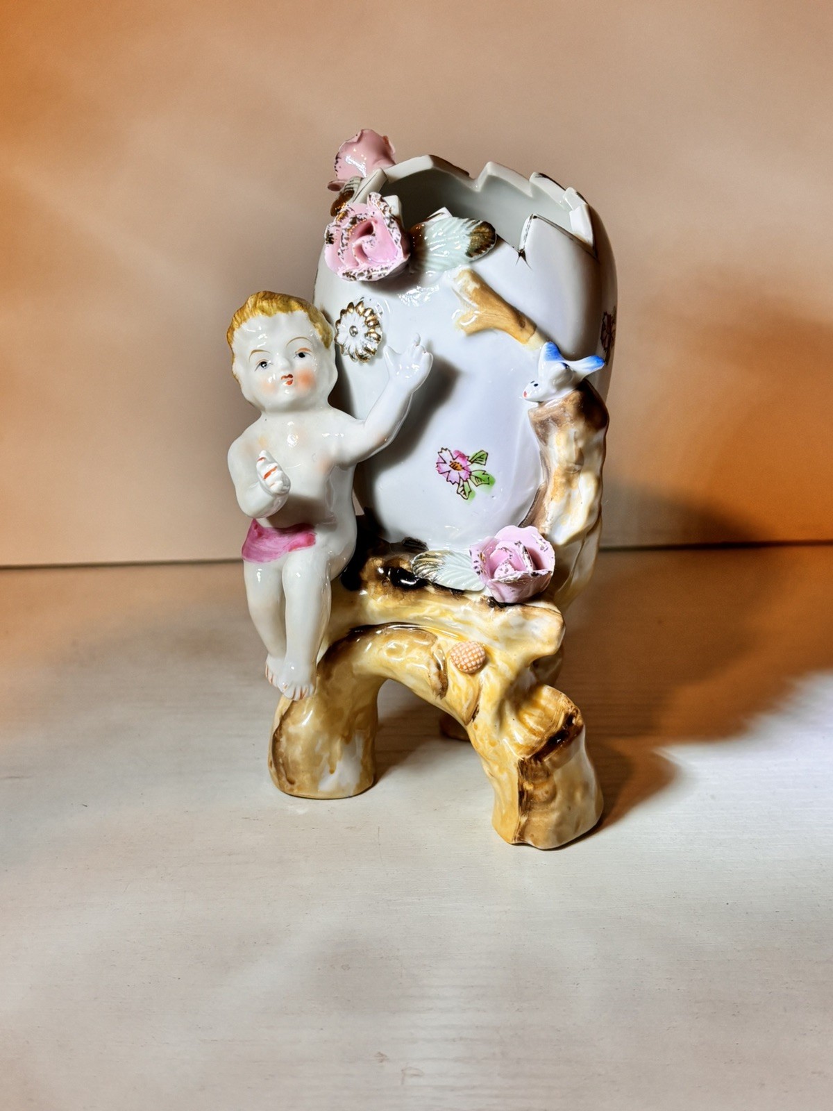 Baby Nymph Bird Floral Decorative Egg Vase Three Legged Vintage