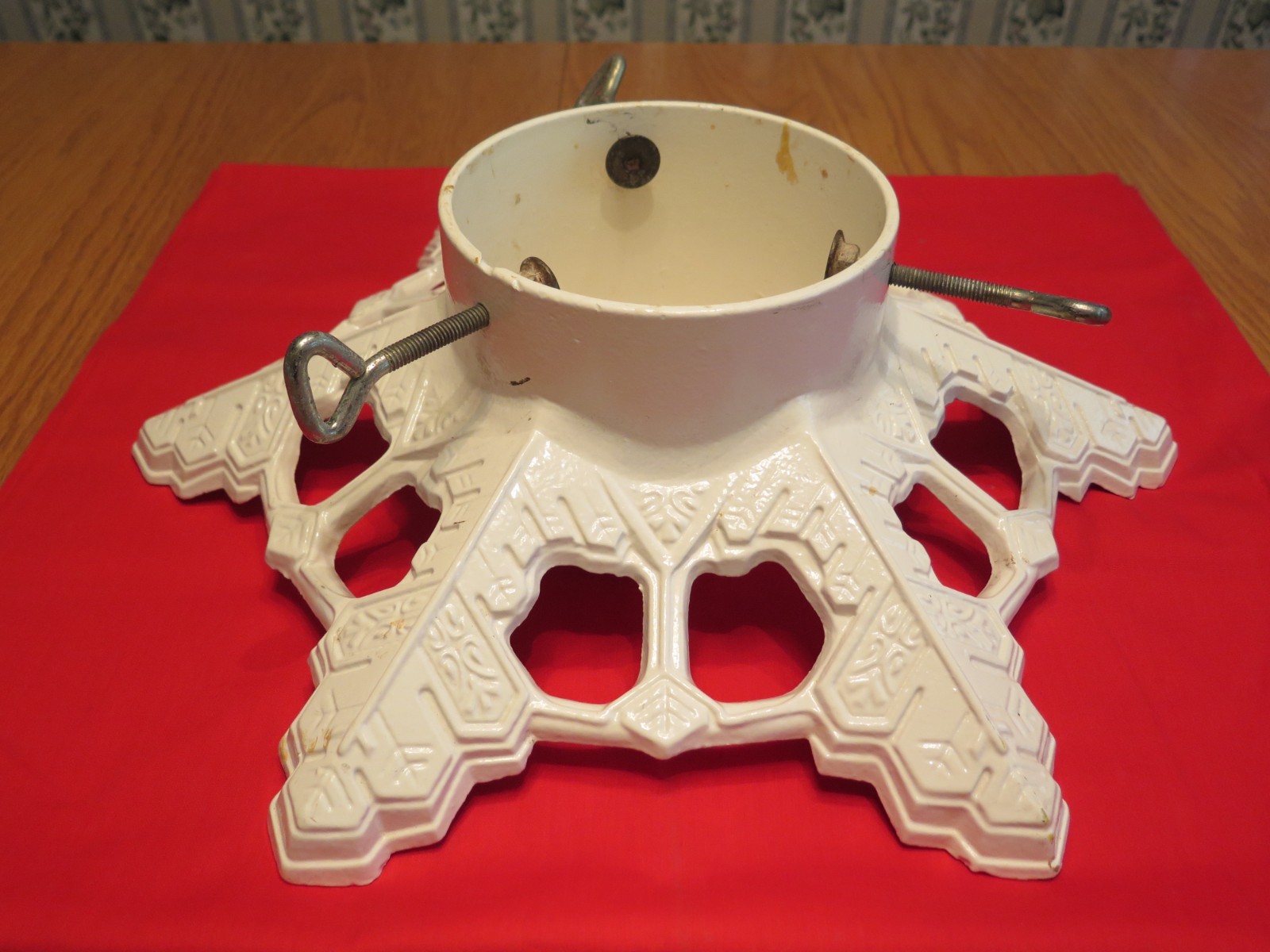 Vintage 1992 Cast Iron John Wright White Snowflake Christmas Tree Stand USA
