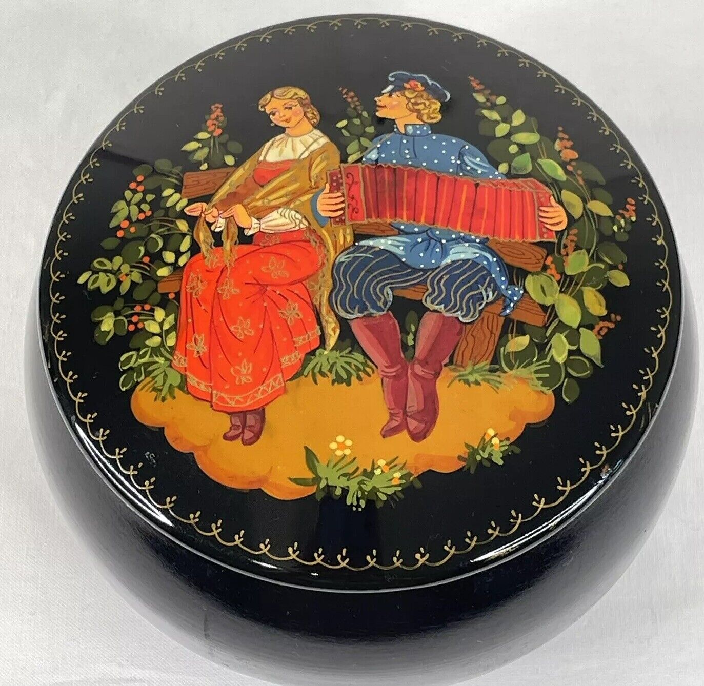 Russian Black Lacquer Round Trinket Box Hand Painted Fairy Tale Man Woman