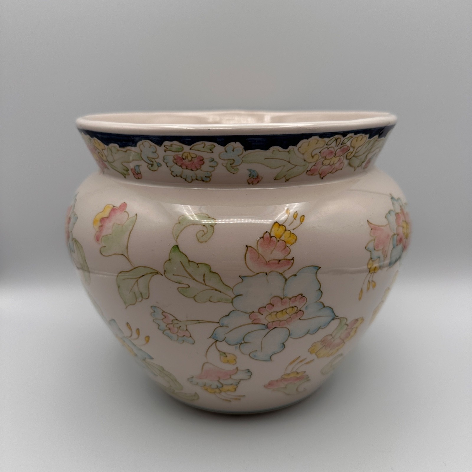 Vintage Portugal Hand Painted Signed Ceramic Cachepot Floral Chinoiserie Planter Vintage Portugal Hand Painted Signed Ceramic Cachepot Floral Chinoiserie Planter