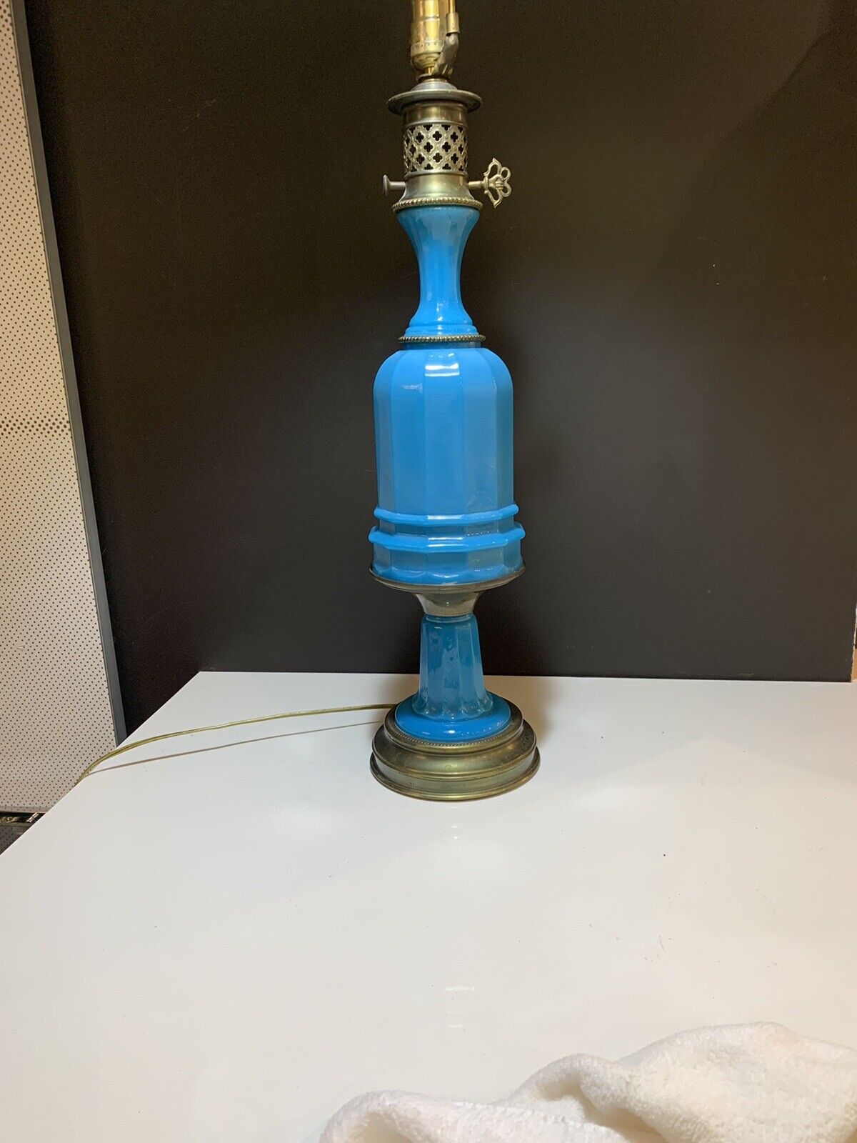 VINTAGE PAUL HANSON LARGE BLUE OPALINE GLASS LAMP 25.75