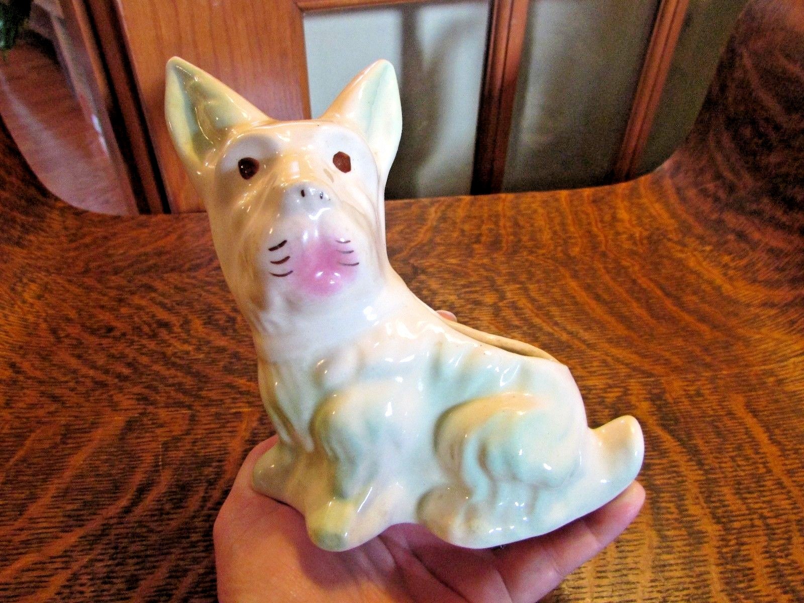 Vintage Unmarked SHAWNEE Pottery Planter Sitting SCOTTIE Dog, Light Green