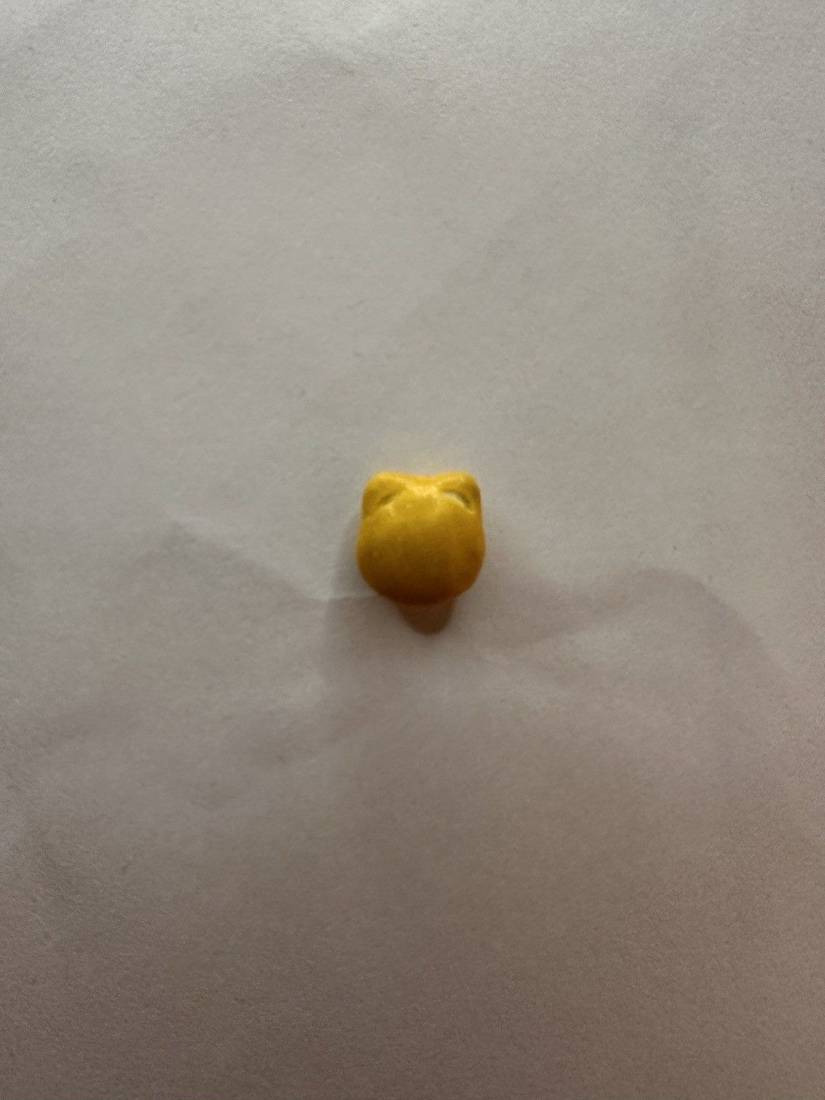 RARE & ONE-OF-A-KIND: Feline-Shaped Mini M&M (Collector\'s Item / Pure Art)