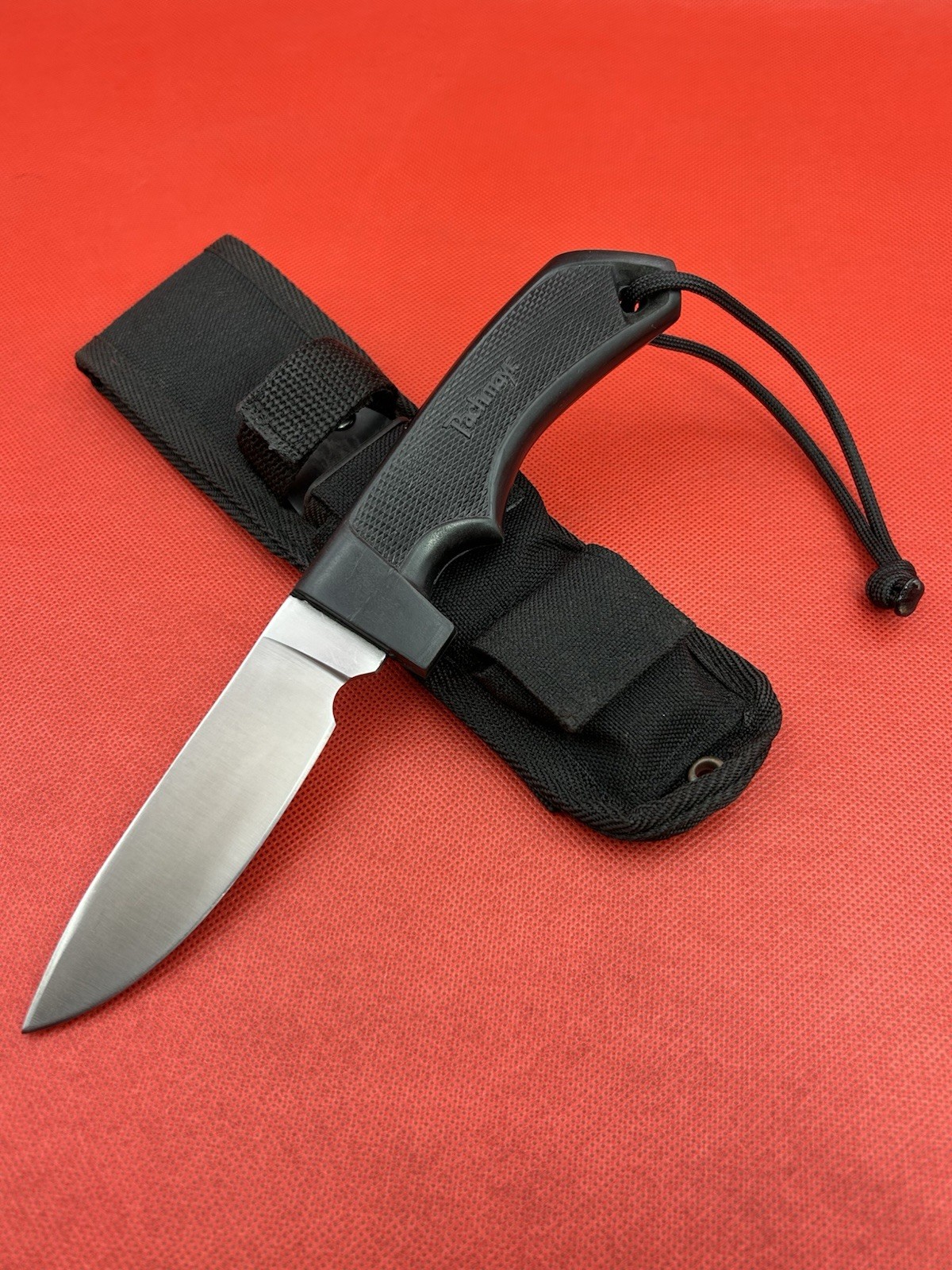 🔪1980’s Pachmayr Model 200 Black Rubber Handle Hunting Knife W-sheath 🔪1980’s Pachmayr Model 200 Black Rubber Handle Hunting Knife W-sheath