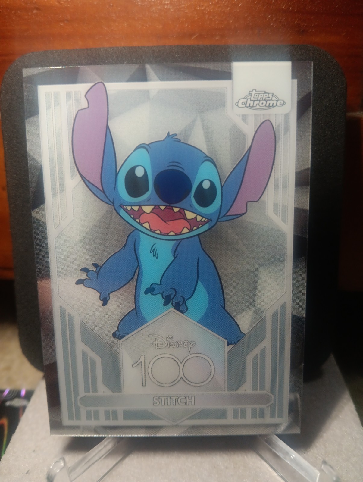 2023 Topps Chrome Disney 100 Stitch #18