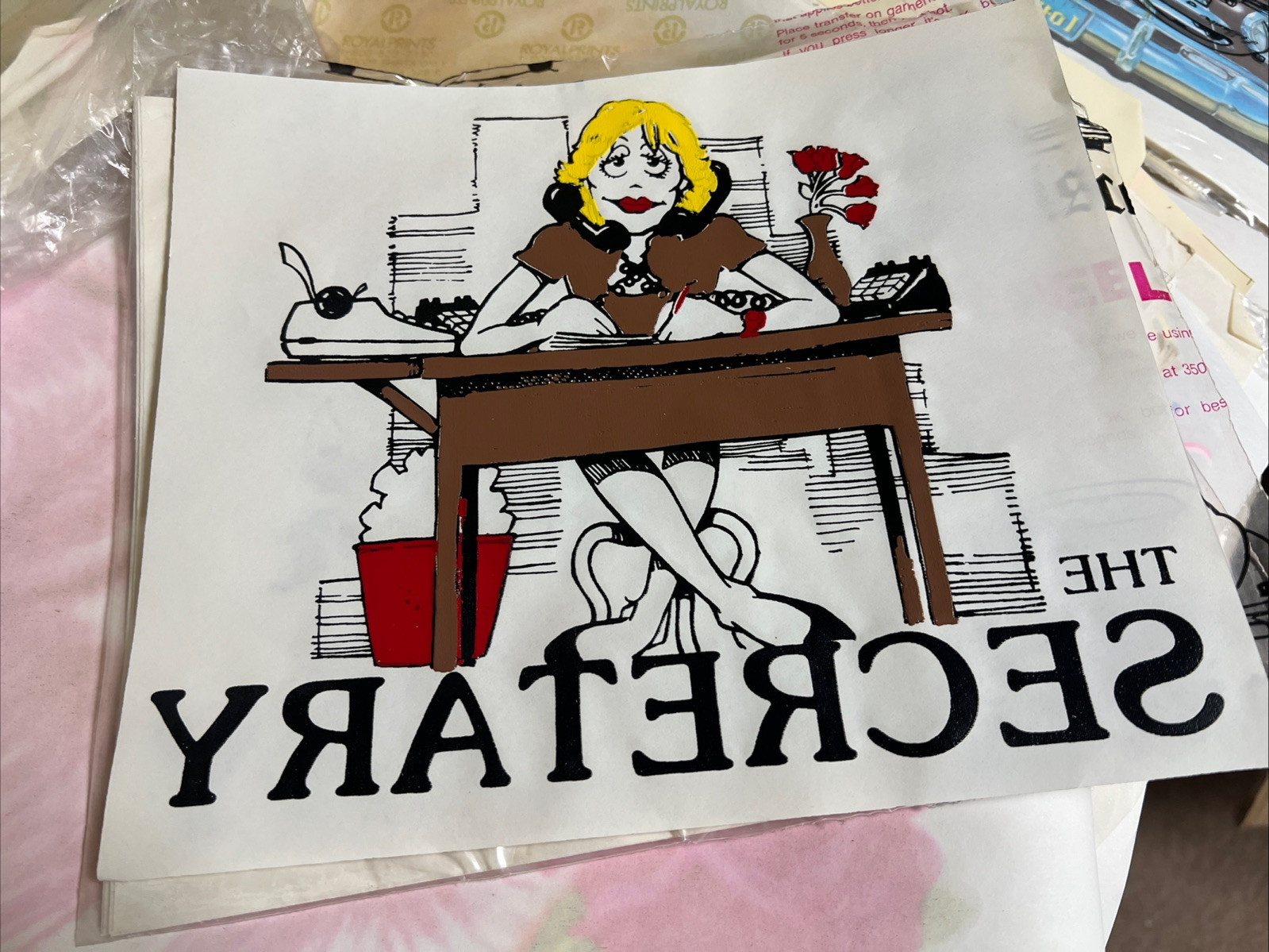 Vintage “The Secretary” Cartoon Graphic Iron On Heat Transfer T-shirt 1980 S.S.I