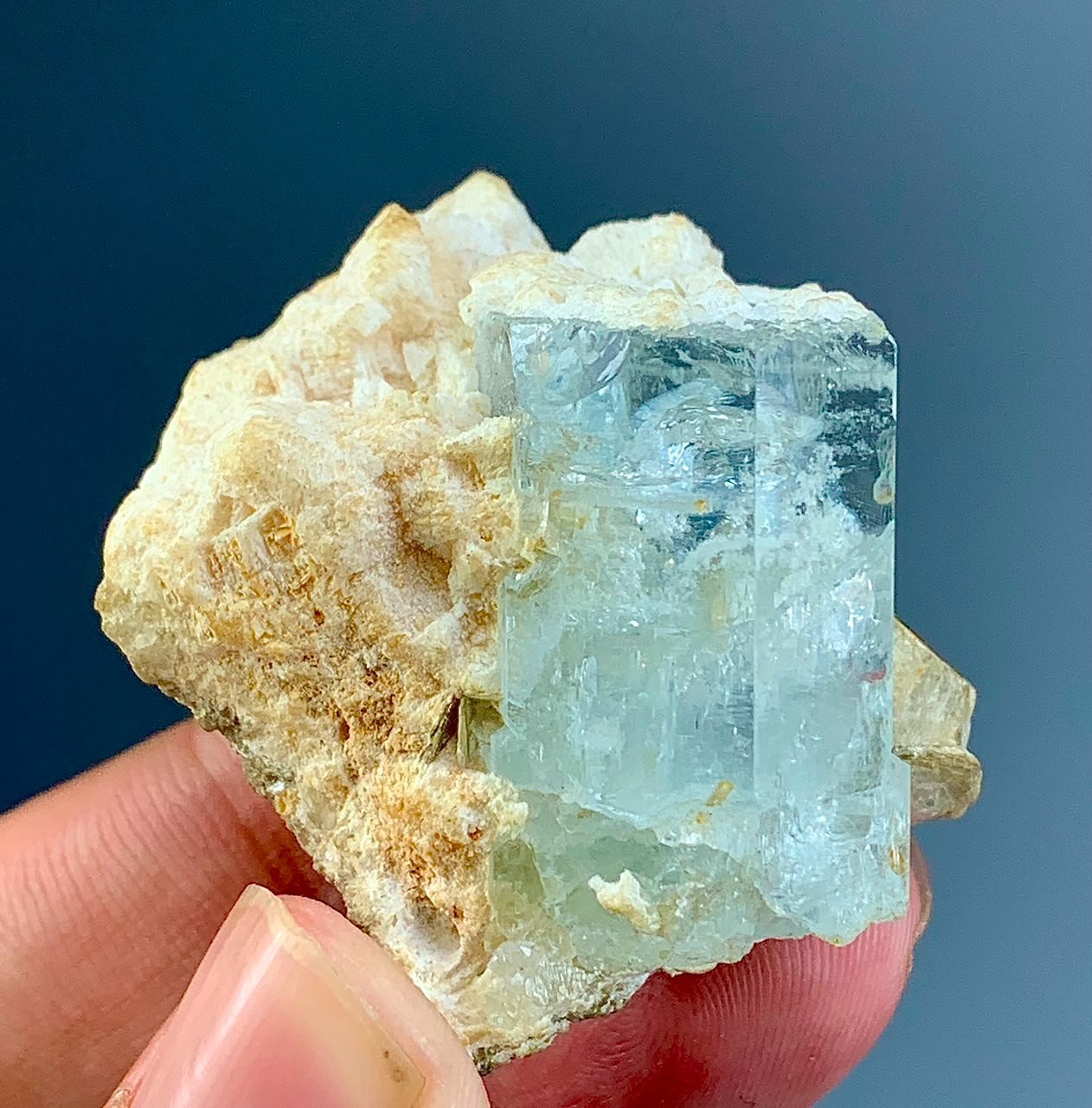 145 CTS Beautiful Aquamarine Crystal From Pakistan