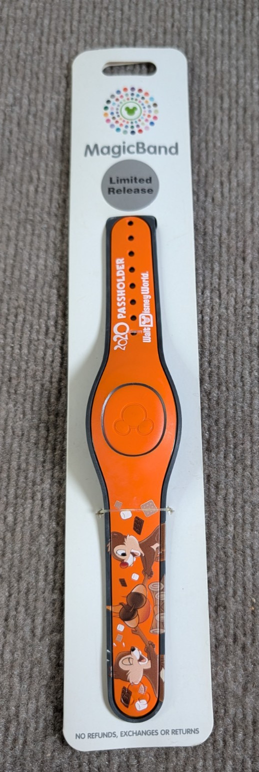 Disney Parks MagicBand 2020 Passholder Chip & Dale Limited Release Rare New WDW Disney Parks MagicBand 2020 Passholder Chip & Dale Limited Release Rare New WDW