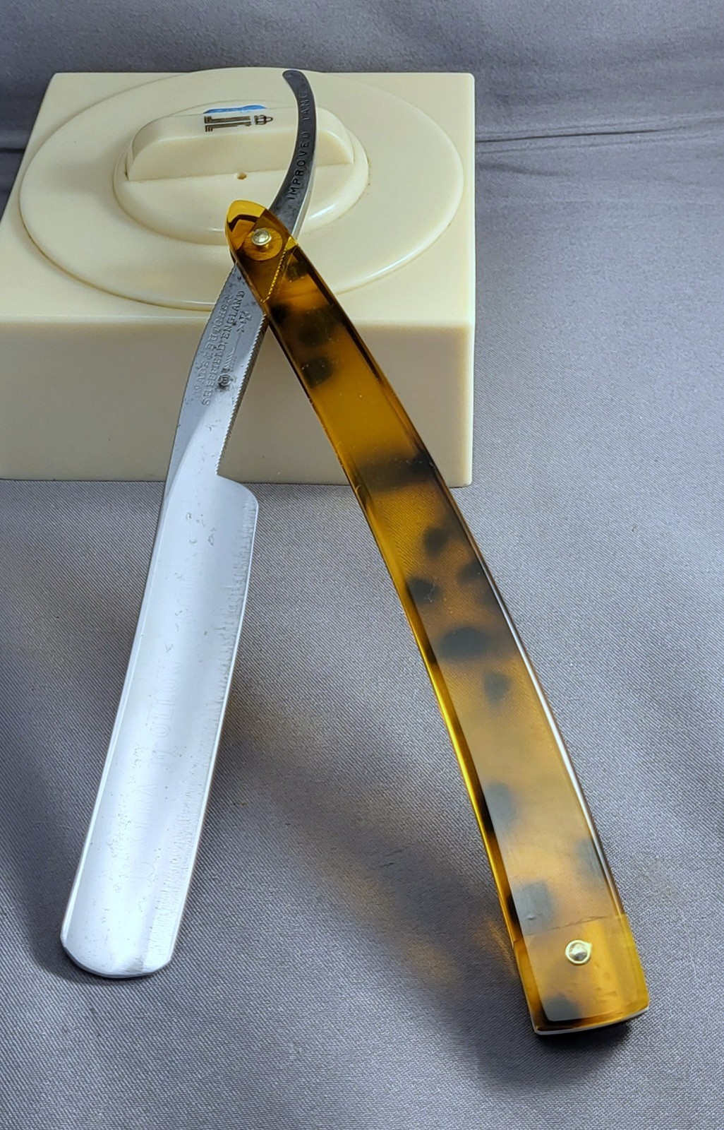 Vintage Restored  WADE & BUTCHER - Straight Razor - Shave Ready