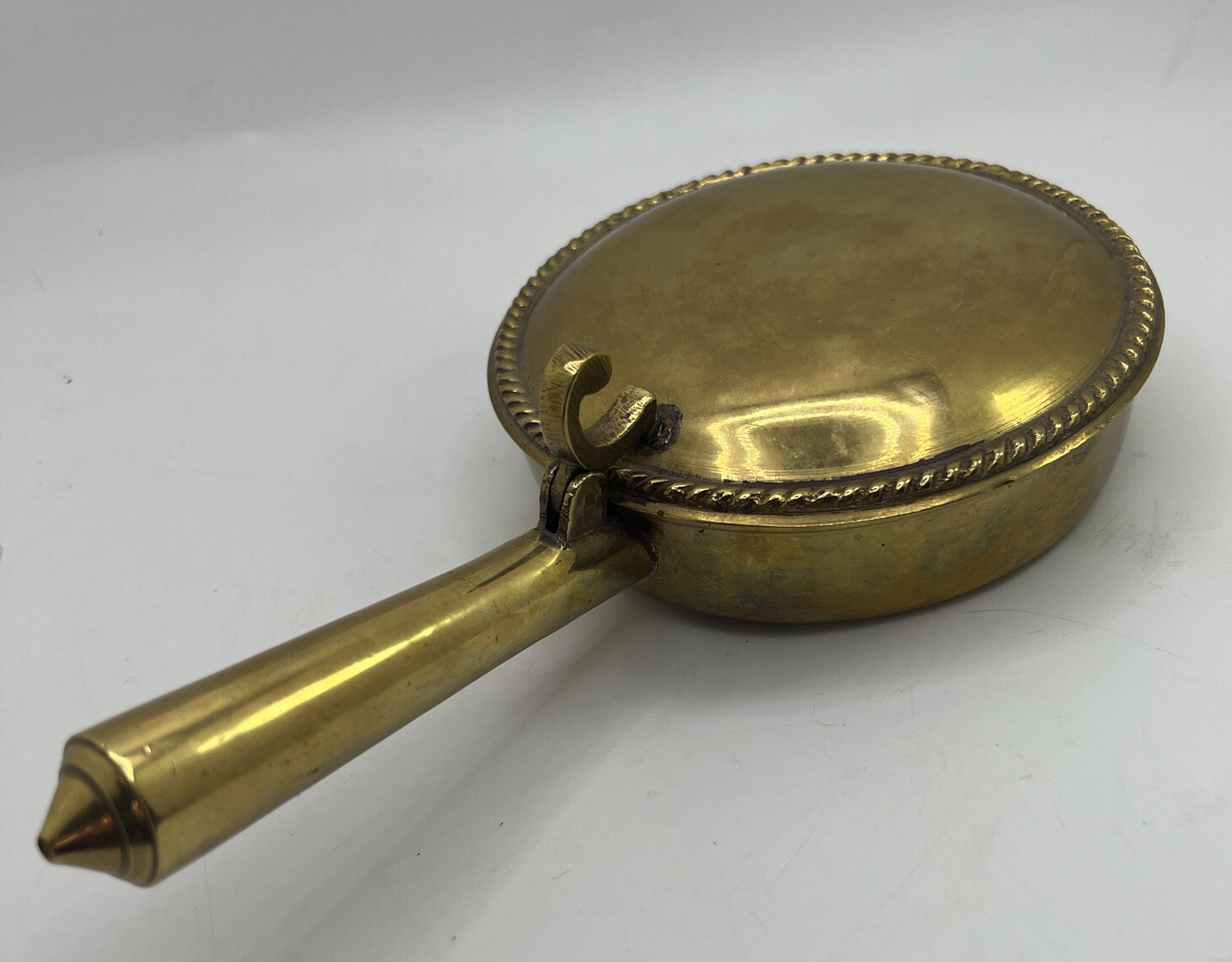 Solid Brass Silent Butler Crumb Catcher w Finger Pull Textured Trim 9\