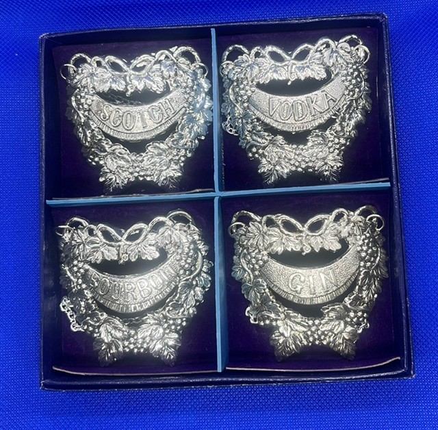 4 Vintage Silver Plated David Orgell Decantur Liquor Bottle Labels Chains