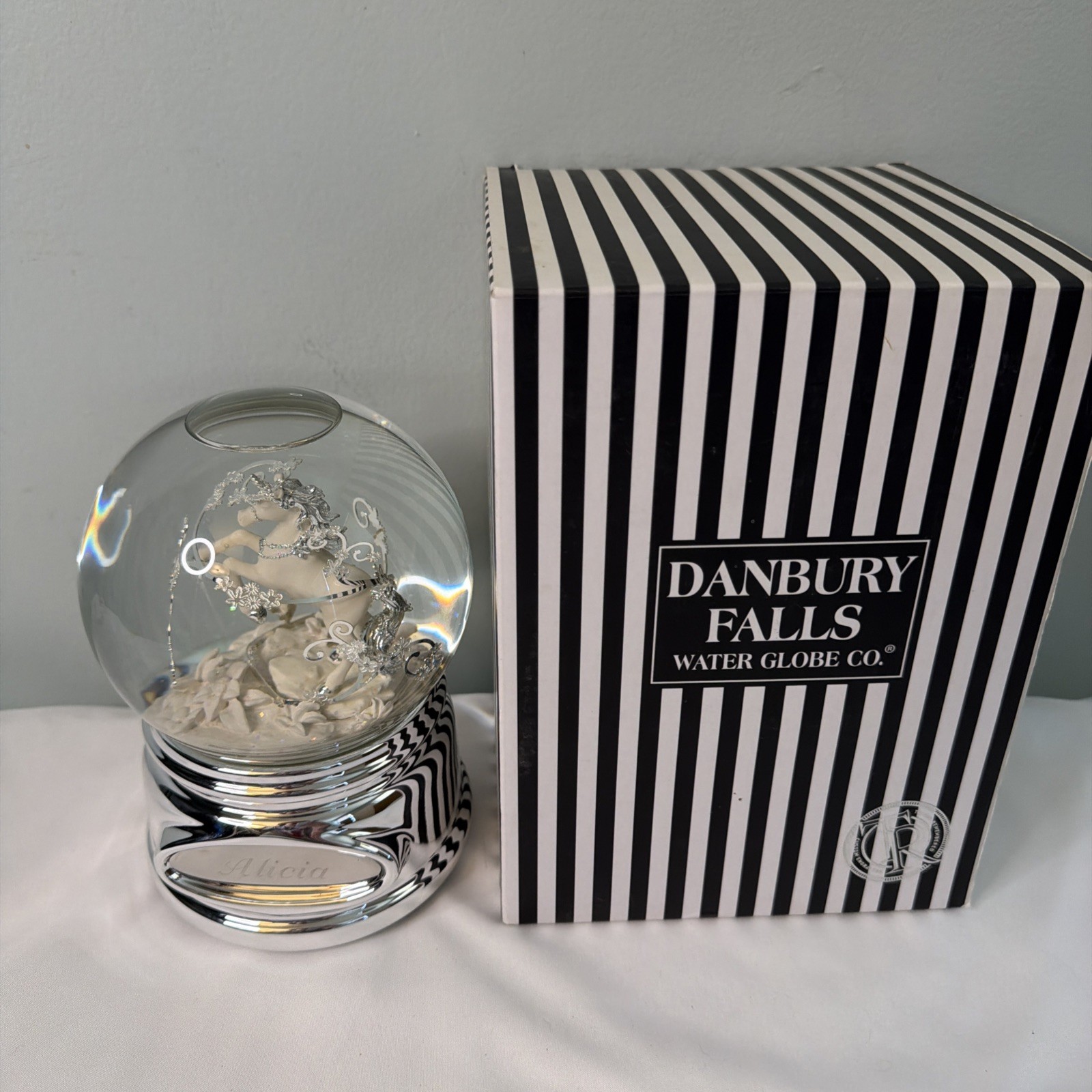 Danbury Falls Water Snow Globe Things Remembered Unicorn Plays Beautiful Dreamer