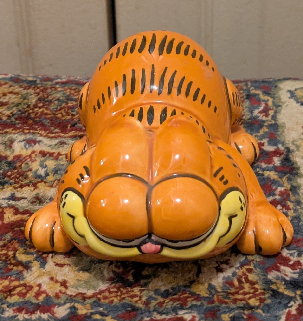 1981 Enesco Garfield Ceramic Figurine Original Gold Label