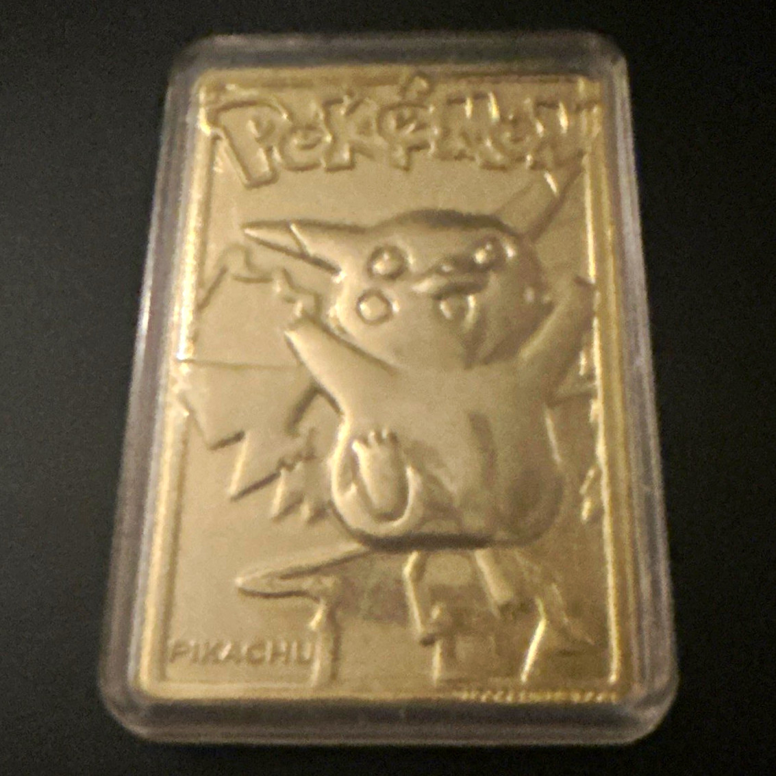 Pokémon Pikachu 24ct Gold Rare Pokémon Card 1999 w/ Plastic Case