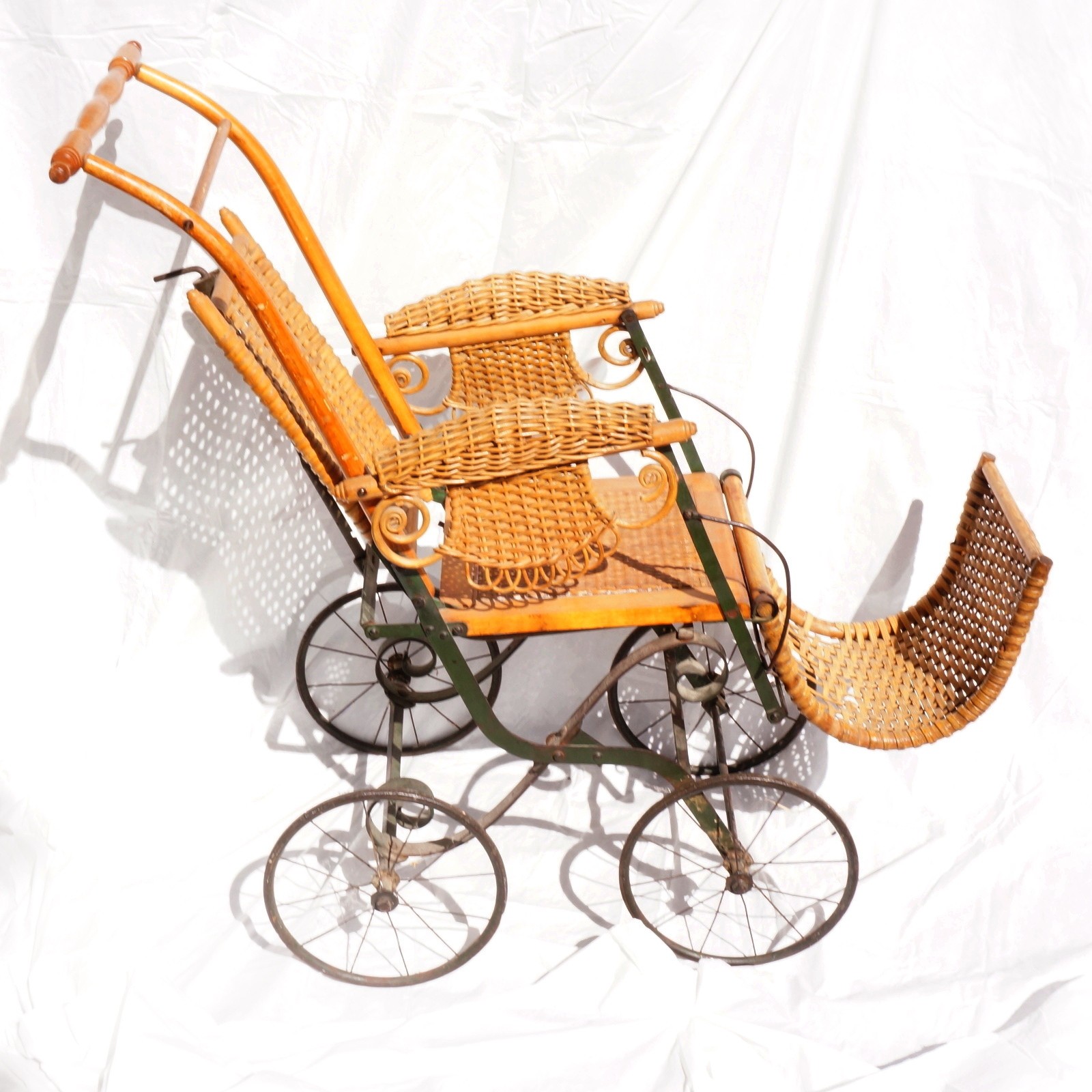 Antique 19th Century Victorian Wicker Baby Buggy Stroller Carriage Full Size VTG