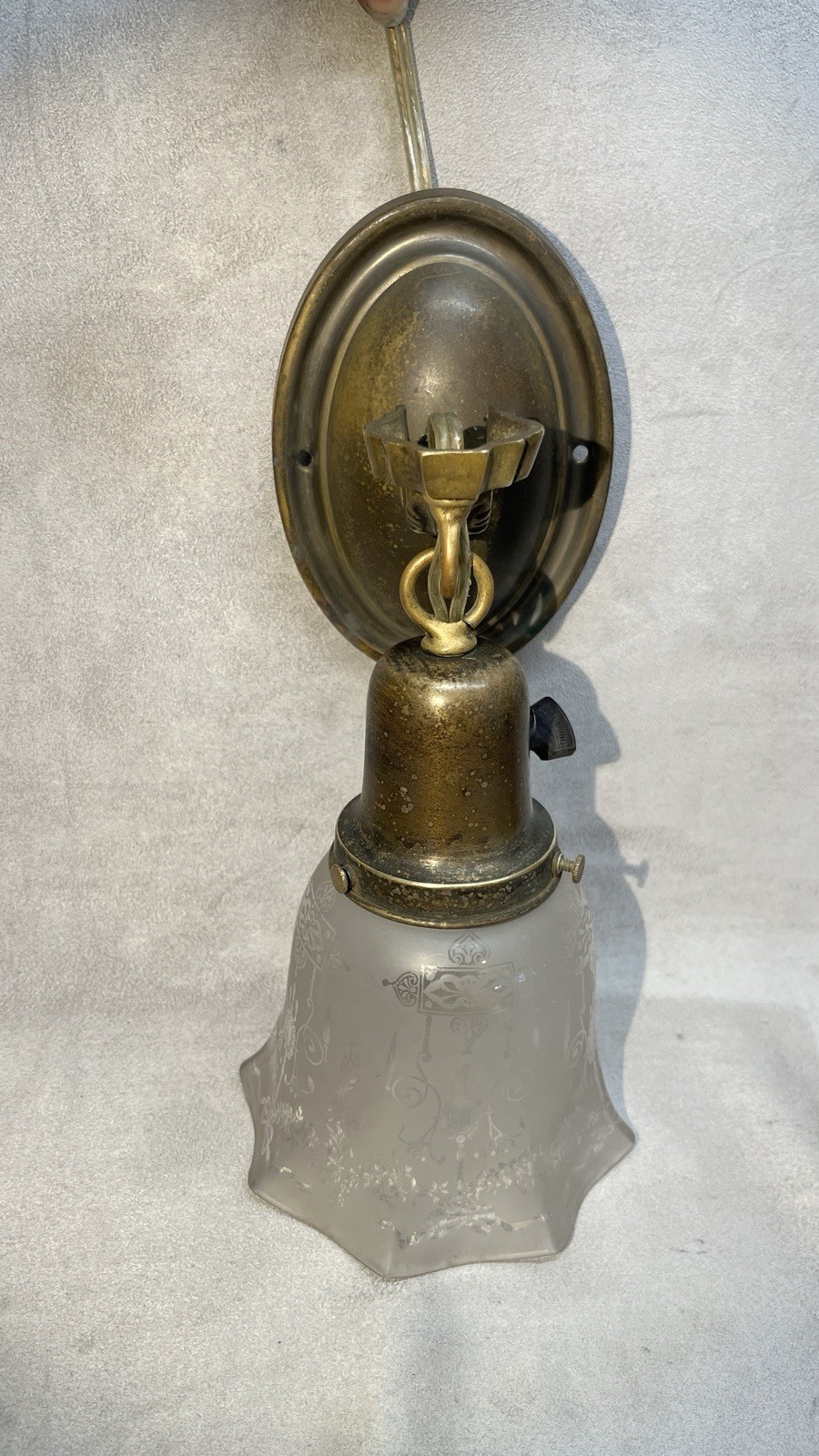 Antique Victorian Brass Single Arm Sconce w/Etched Ruffled Bell Globe  Rewired 