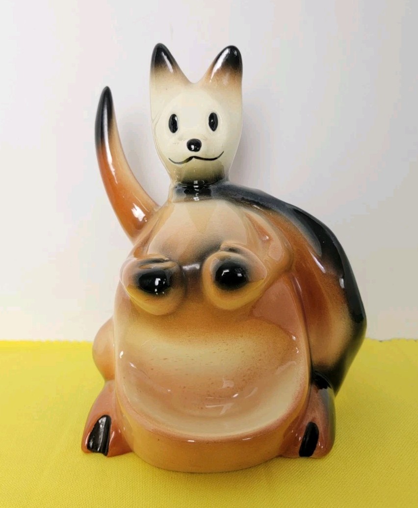 Vintage 1956 Fine Art Inc Ceramic Boxing Kangaroo Men's Dresser Valet - 1 Chip