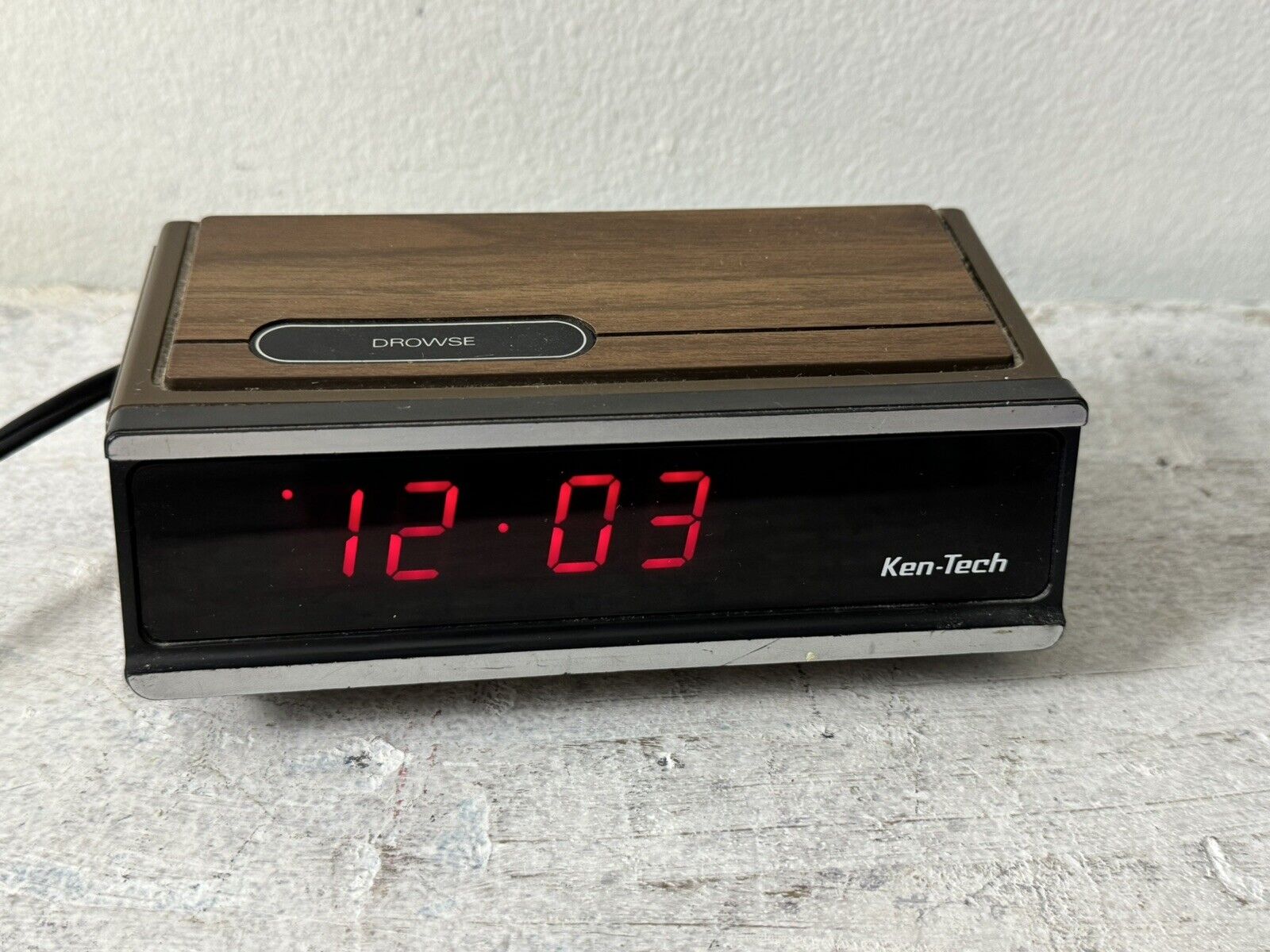 Vintage Ken-Tech Digital Alarm Clock Faux Wood Grain Model T-2096 Tested Working