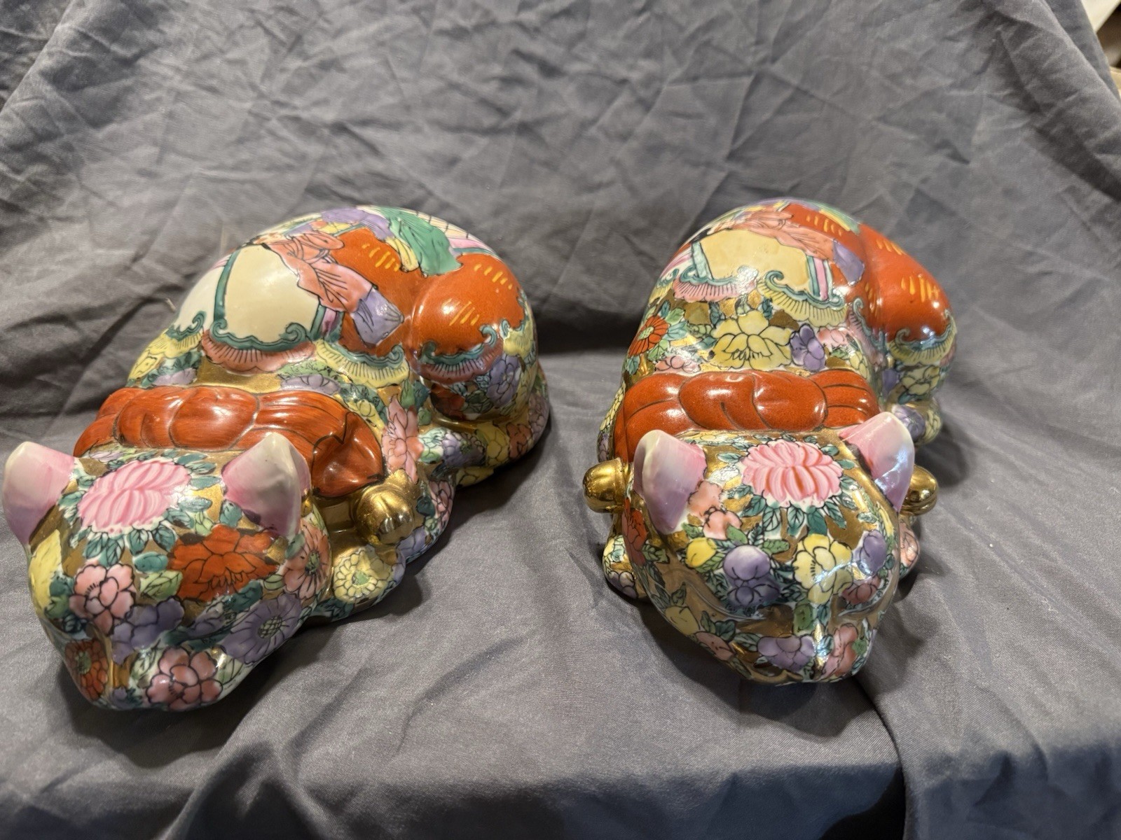 Pair Vintage Chinese Rose Medallion Porcelain Sleeping Cat Figurines 10