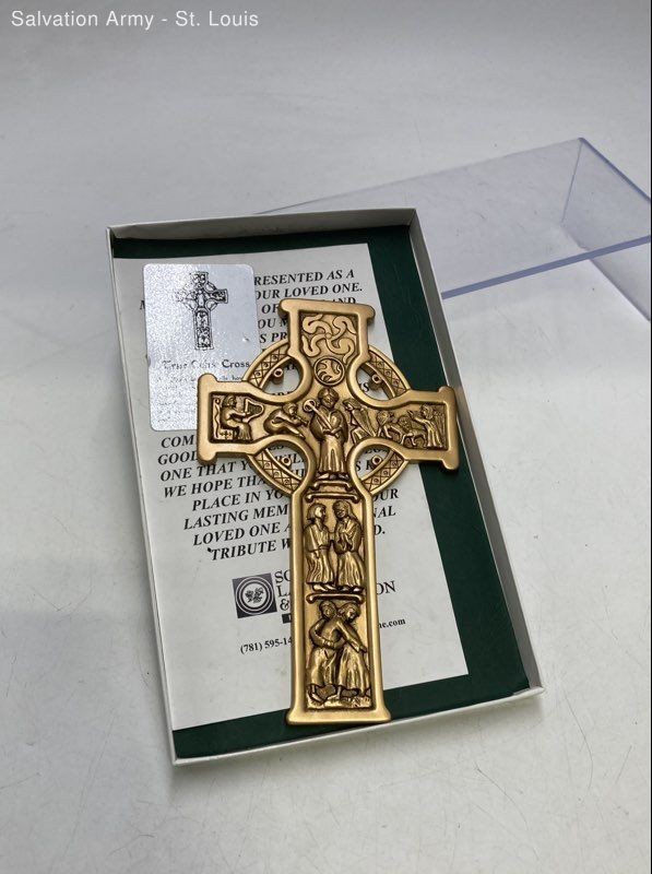 Vintage 1999 True Celtic Gold Brass Christianity Religion Wall Cross Vintage 1999 True Celtic Gold Brass Christianity Religion Wall Cross