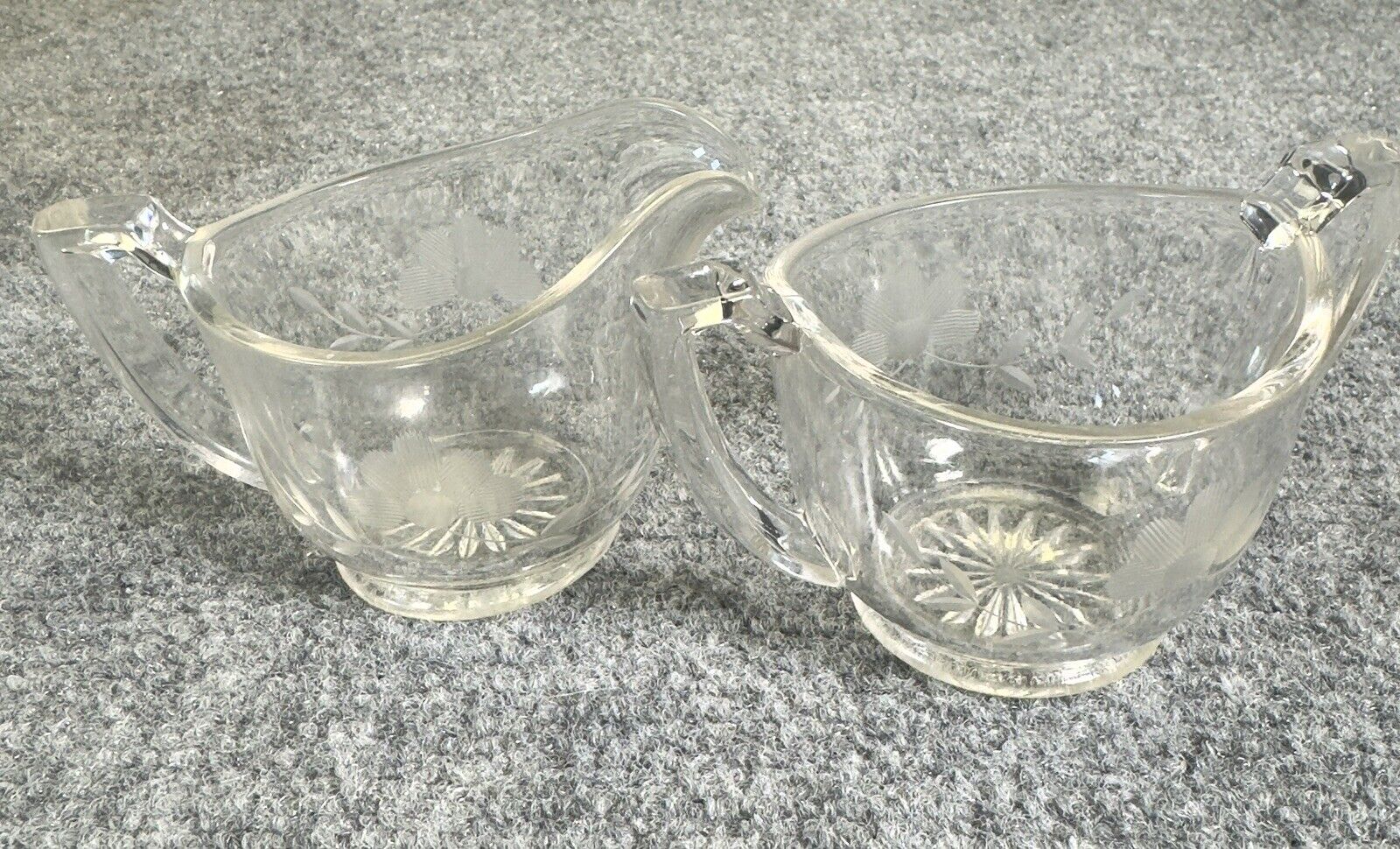 Federal Glass Cream & Sugar Bowl Set Etched Daisy\'s & Sunburst Pattern 5\