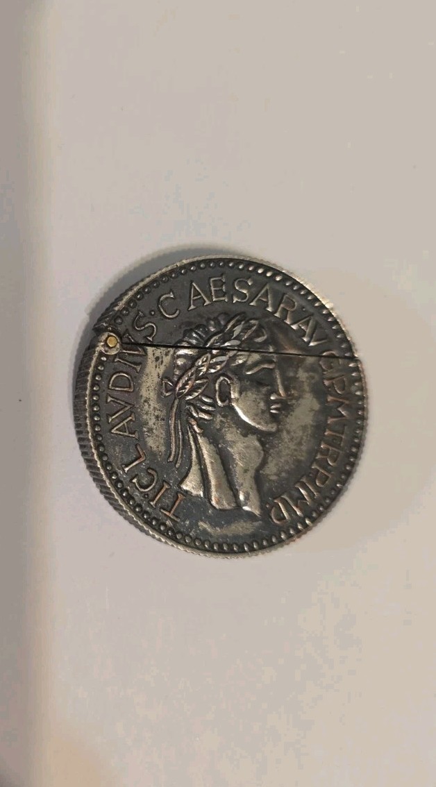 Vintage 1940-1960s TI CLAVDIVS CEASAR AV Coin Lighter Vintage 1940-1960s TI CLAVDIVS CEASAR AV Coin Lighter