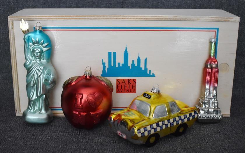 FABULOUS RARE SAKS FIFTH AVENUE EXCLUSIVE 4 NEW YORK THEMED CHRISTMAS ORNAMENTS