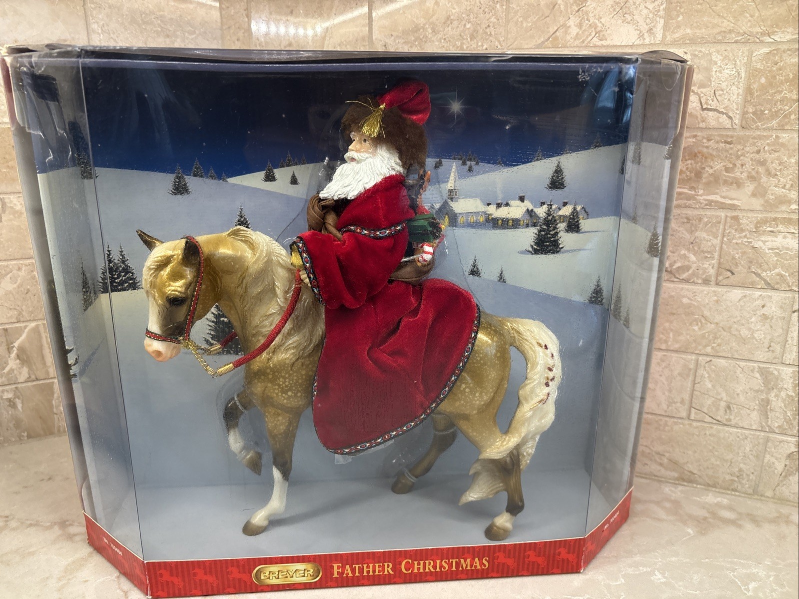 Breyer Father Christmas Holiday Horse Eighth in a Series 2004 New in Box #700404 Breyer Father Christmas Holiday Horse Eighth in a Series 2004 New in Box #700404