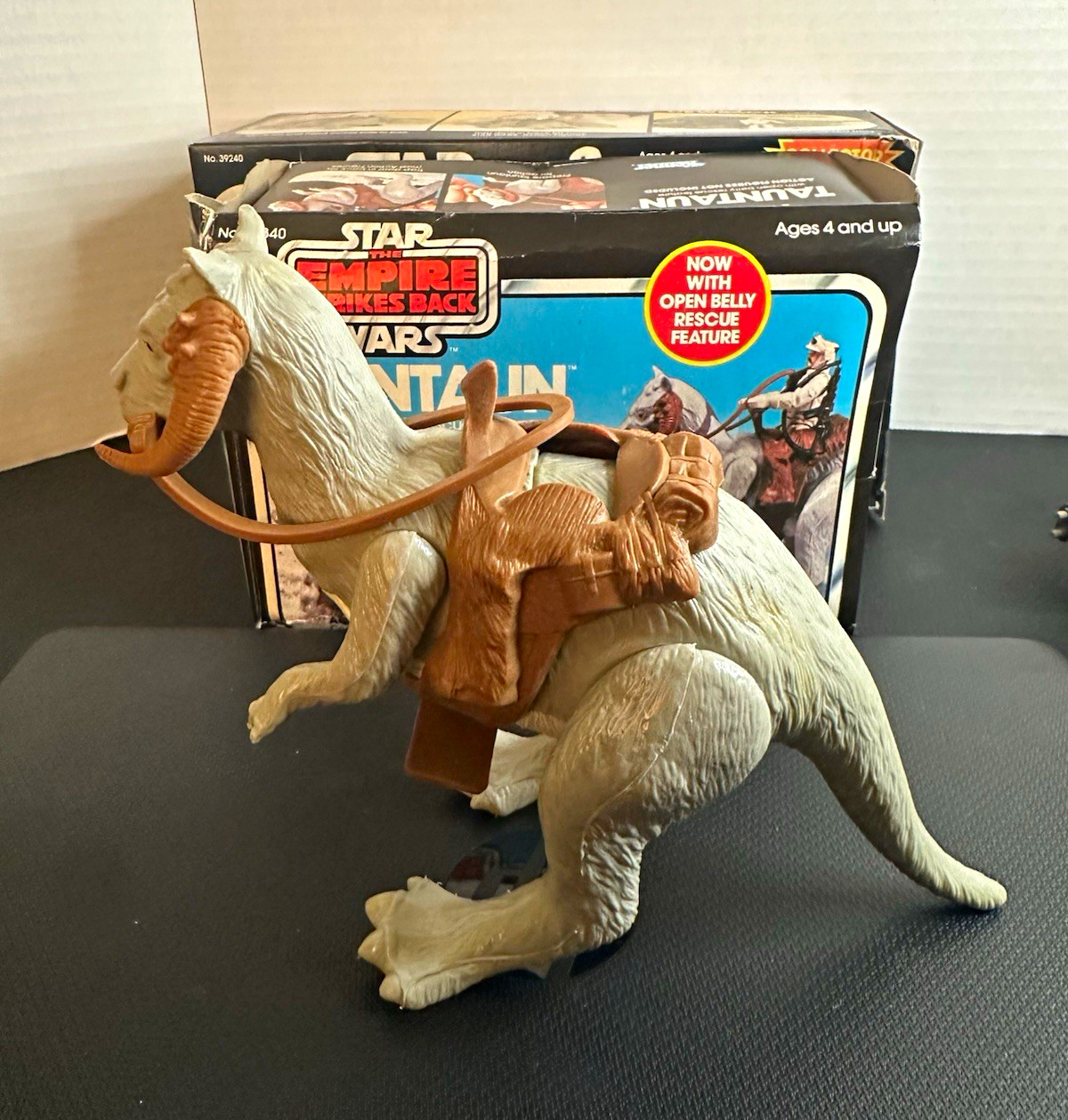 1979 Kenner Star Wars Empire Strikes Back Tauntaun Open Belly Rescue w/ Box
