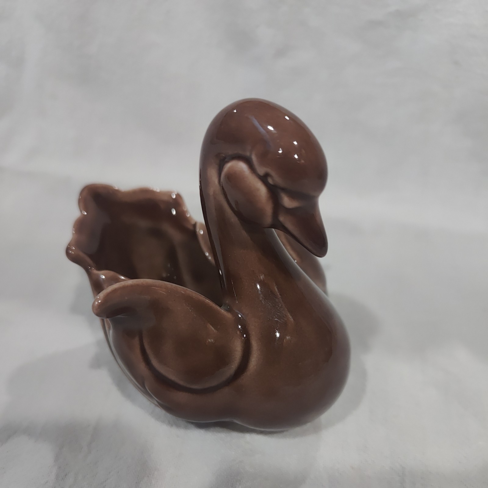 Kay Finch Brown Swan ashtray 6 1/2\