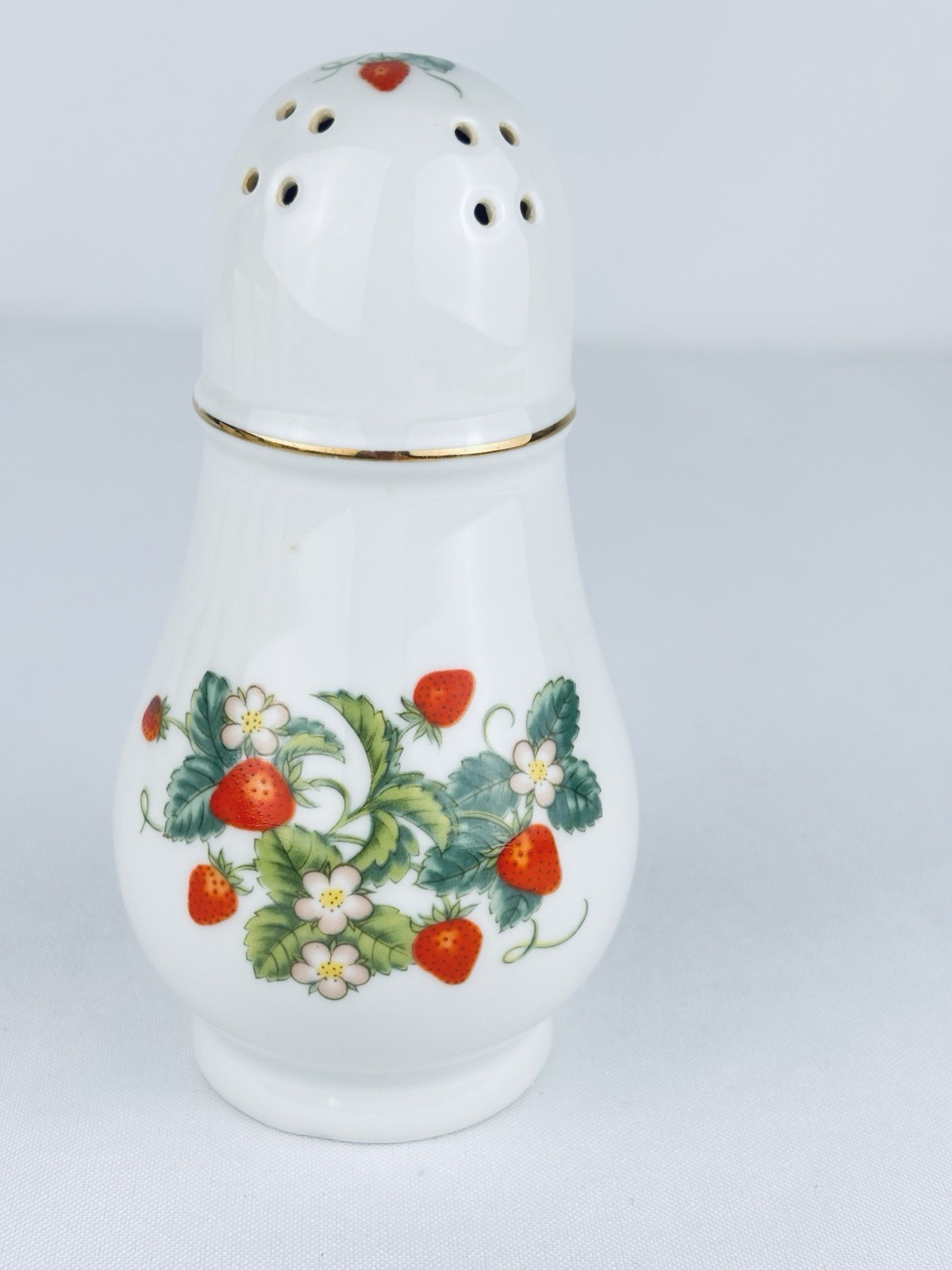 Vintage Avon Sugar Cinnamon Shaker Strawberry Design Porcelain 22k Gold Trim