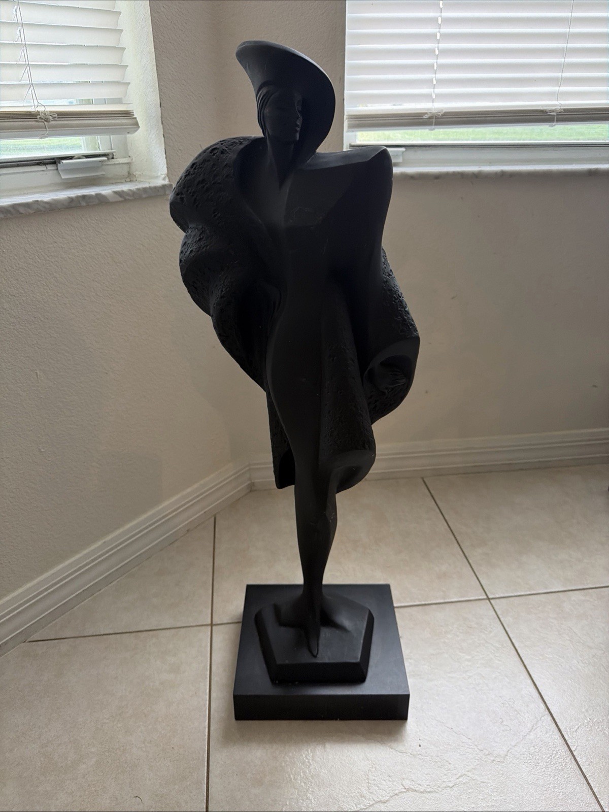 Vintage Austin Prod Sculpture 1989 A. DANEL 5th Avenue High Fashion Model Retro