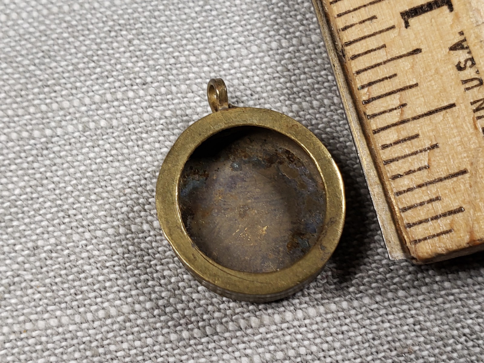 Vintage Antique Catholic Relic Reliquary Empty Pendant C68