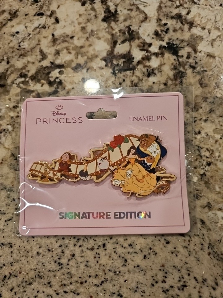 PALM Pink A La Mode Magic of the Movies Beauty and the Beast Jumbo Pin LE 2000 PALM Pink A La Mode Magic of the Movies Beauty and the Beast Jumbo Pin LE 2000