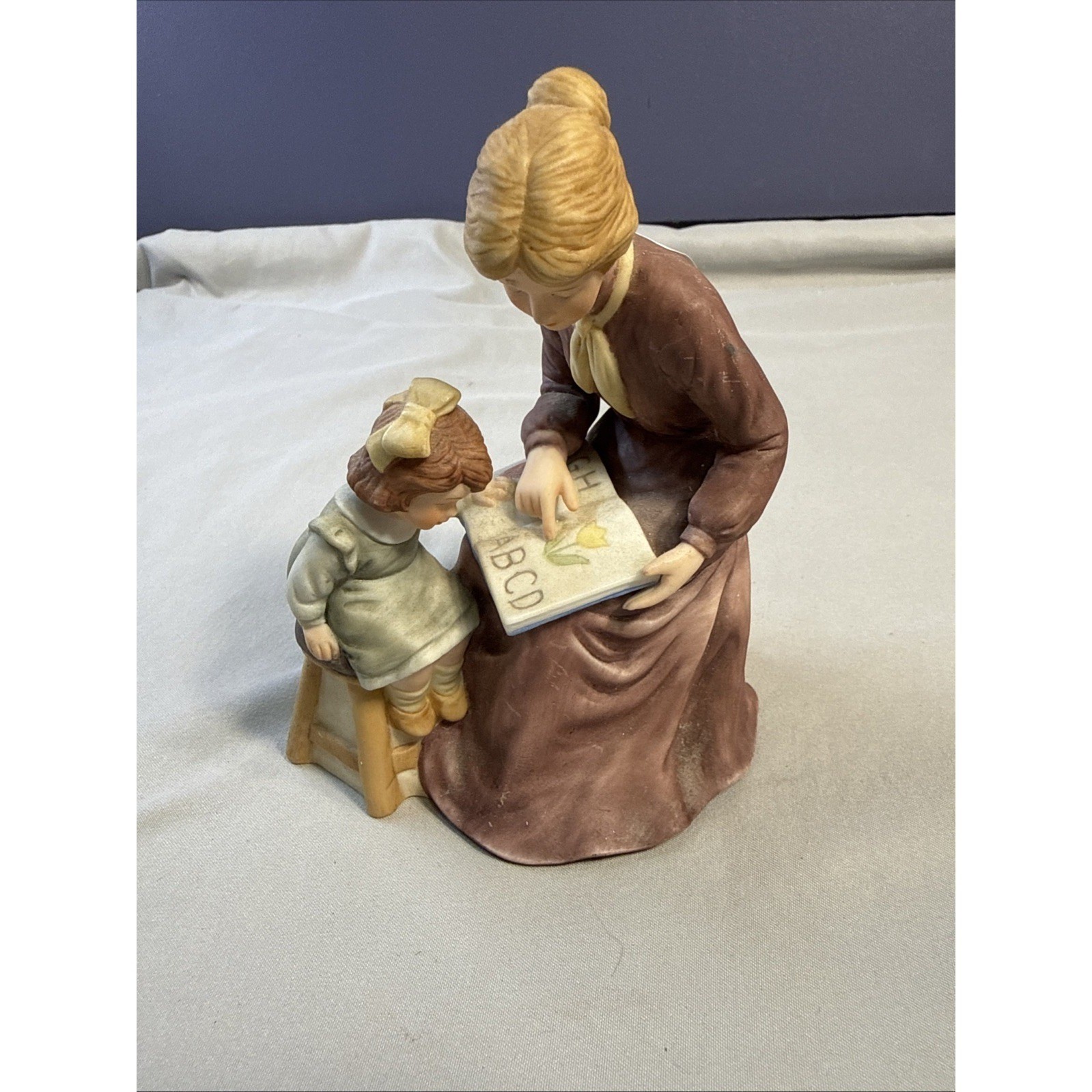Vintage 1985 Enesco Treasured Memories Learning To Read Figurine 600873 LE