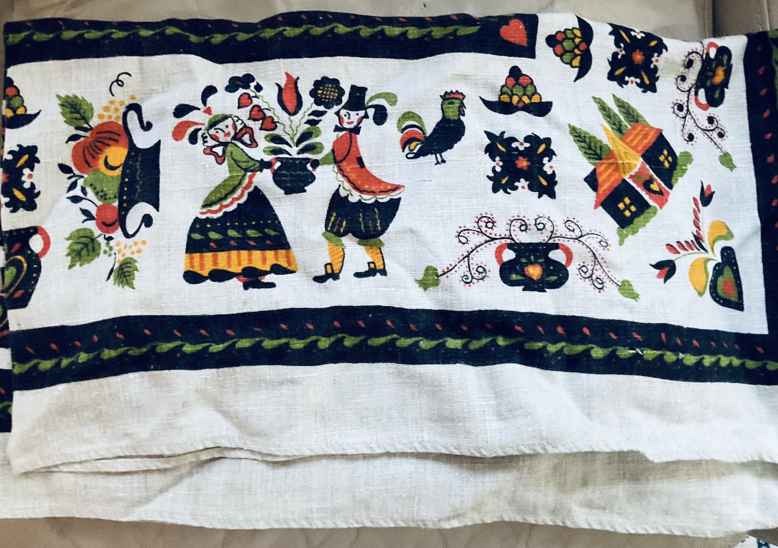 1960s Pennsylvania Dutch Tablecloth Folk Art Chickens Linen 48” Sq Never Used