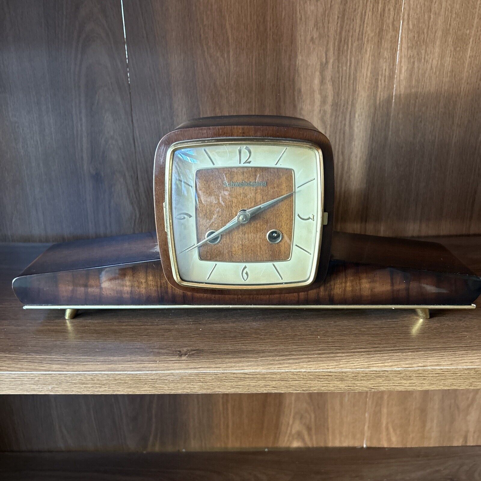 Vintage Working Schwebegang German Mantel Clock 130-020 with Key