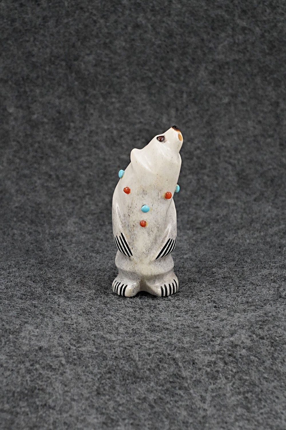 Bear Zuni Fetish Carving - Claudia Peina